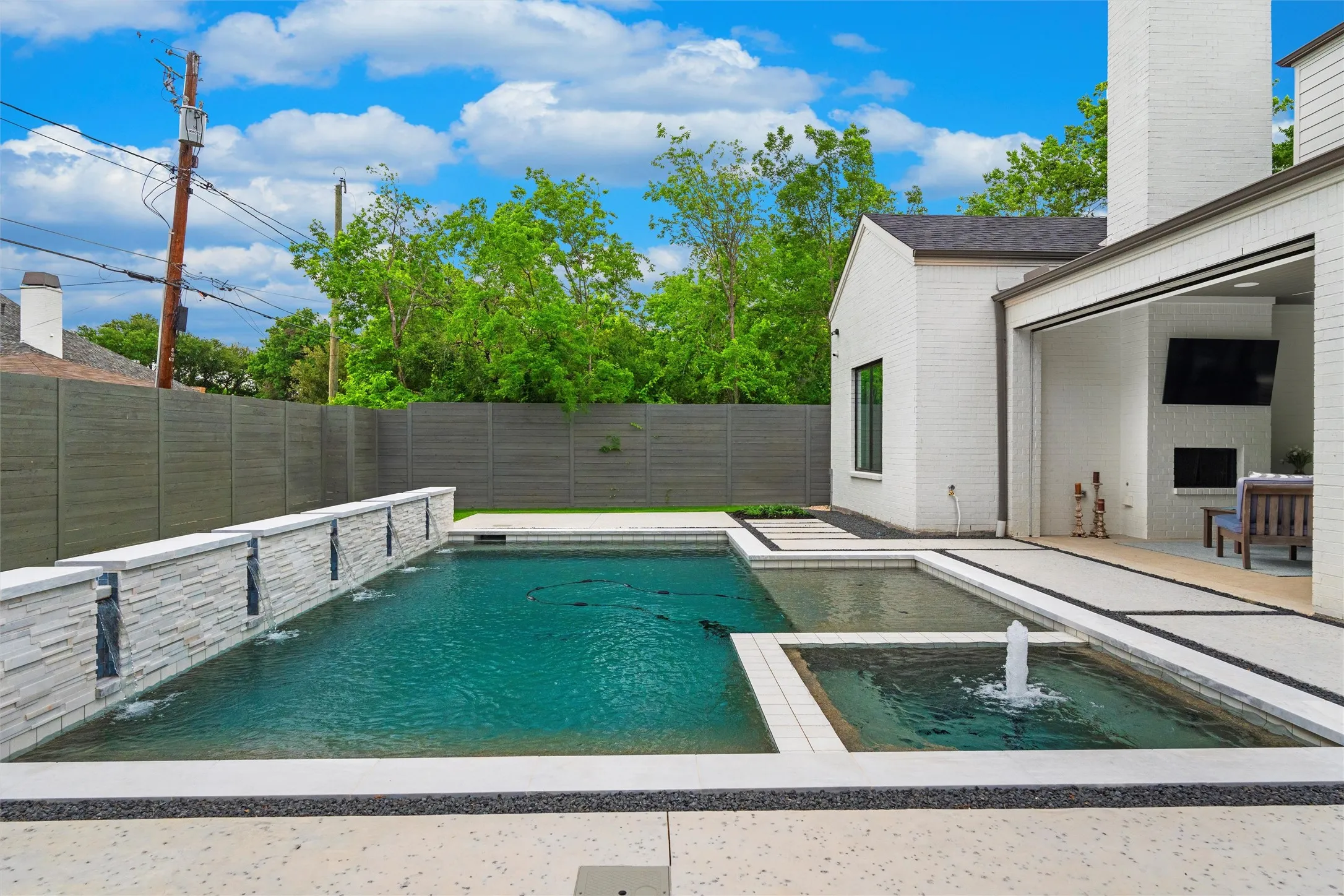 State of the art play pool with several unique and beautiful water features!  Spa also includes a special water feature.