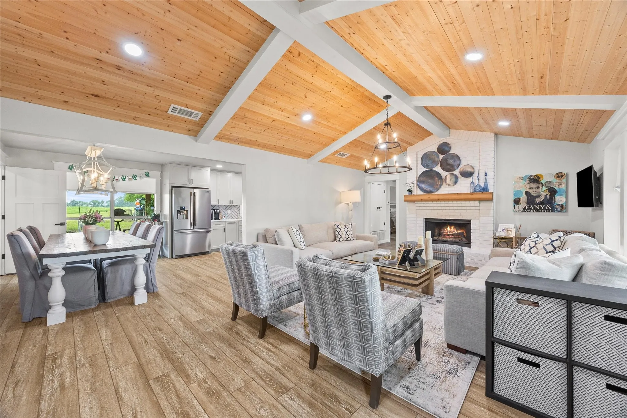Single Family Residence For Sale in Rockwall County , 2201 Connie Ln, Rockwall, Texas 75032, 3 Bedrooms, 2 Bathrooms, Garage spaces, 1,647 Sqft, built in 1991, Preowned, Price $899,900, mls#21217181, Real Estate Agent in Rockwall, Homes For Sale in Rockwall county, Homes For Sale in Rockwall, Realtor in Rockwall Texas, Real Estate Brokerage Independent Realty Texas, Luminita Cordes Realtor