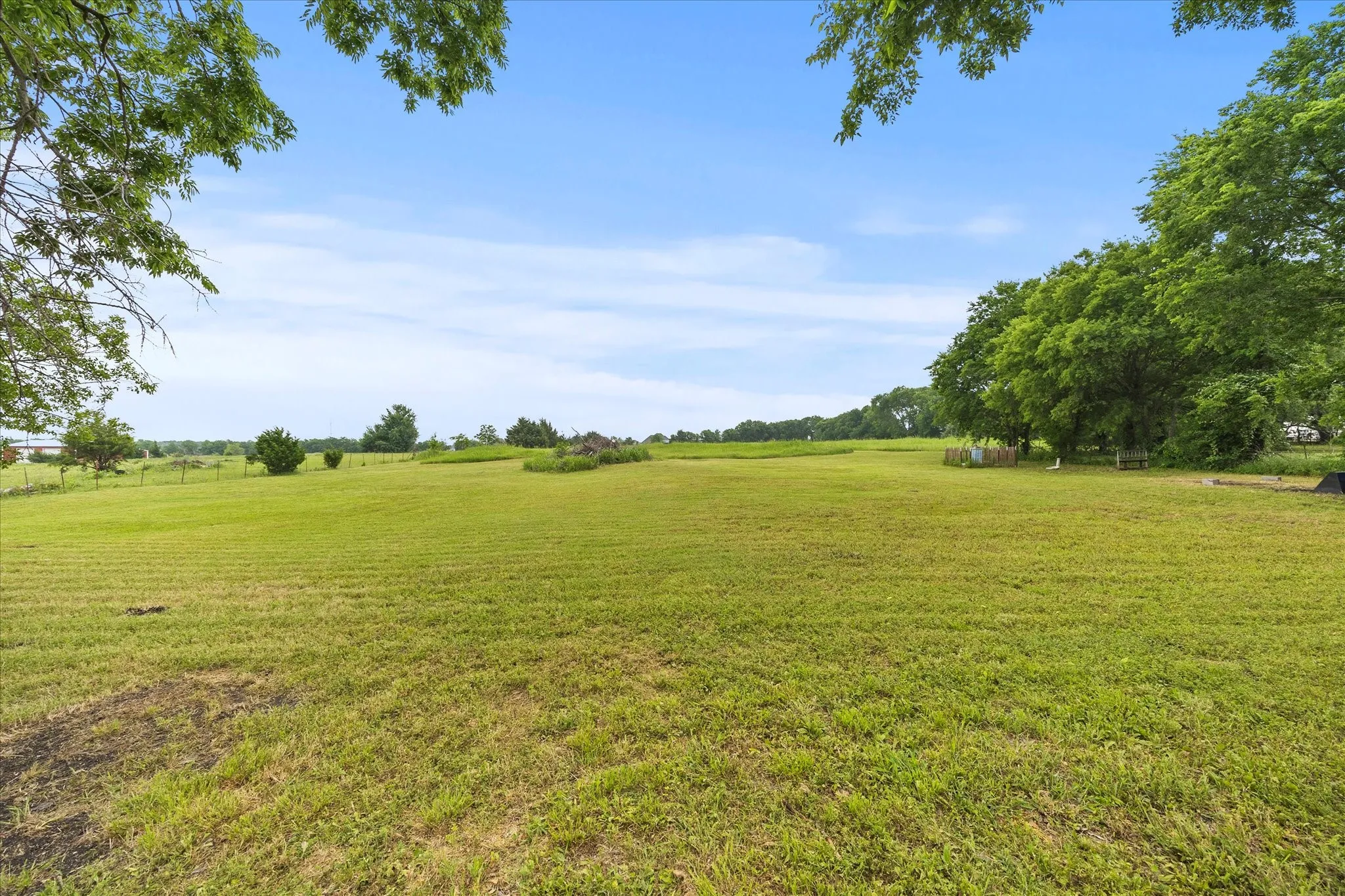 Single Family Residence For Sale in Rockwall County , 2201 Connie Ln, Rockwall, Texas 75032, 3 Bedrooms, 2 Bathrooms, Garage spaces, 1,647 Sqft, built in 1991, Preowned, Price $899,900, mls#21217181, Real Estate Agent in Rockwall, Homes For Sale in Rockwall county, Homes For Sale in Rockwall, Realtor in Rockwall Texas, Real Estate Brokerage Independent Realty Texas, Luminita Cordes Realtor