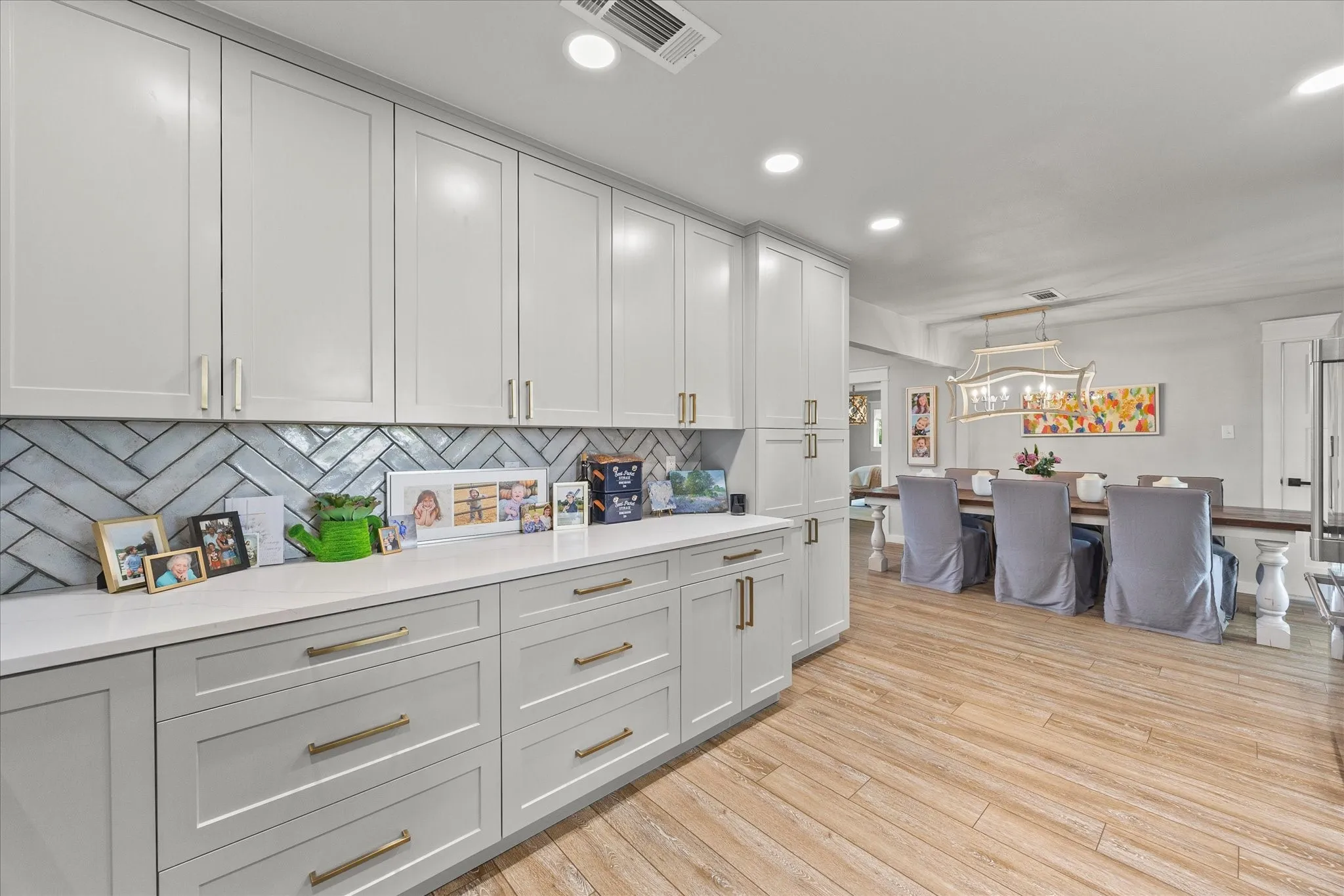Single Family Residence For Sale in Rockwall County , 2201 Connie Ln, Rockwall, Texas 75032, 3 Bedrooms, 2 Bathrooms, Garage spaces, 1,647 Sqft, built in 1991, Preowned, Price $899,900, mls#21217181, Real Estate Agent in Rockwall, Homes For Sale in Rockwall county, Homes For Sale in Rockwall, Realtor in Rockwall Texas, Real Estate Brokerage Independent Realty Texas, Luminita Cordes Realtor