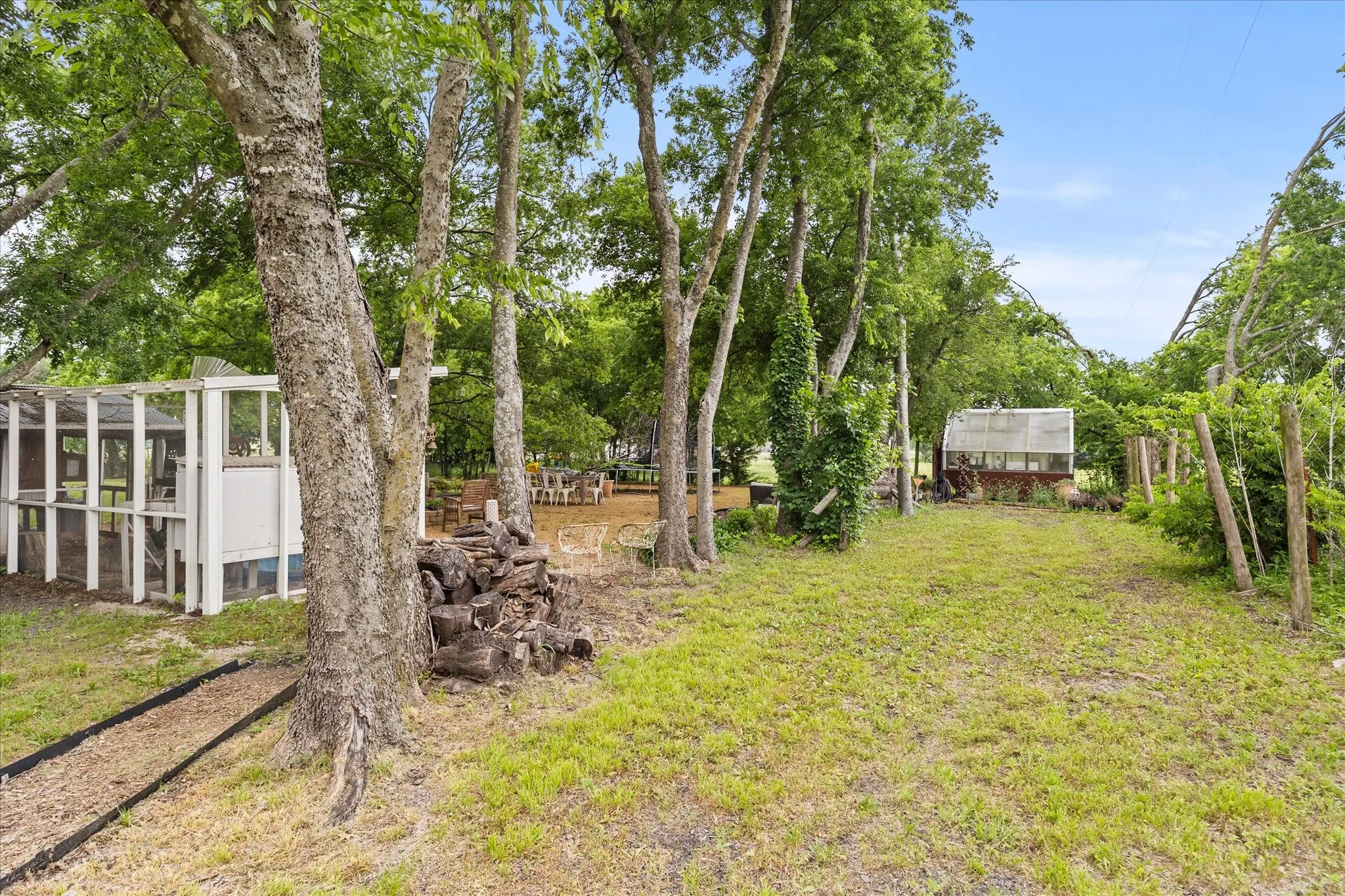 Single Family Residence For Sale in Rockwall County , 2201 Connie Ln, Rockwall, Texas 75032, 3 Bedrooms, 2 Bathrooms, Garage spaces, 1,647 Sqft, built in 1991, Preowned, Price $899,900, mls#21217181, Real Estate Agent in Rockwall, Homes For Sale in Rockwall county, Homes For Sale in Rockwall, Realtor in Rockwall Texas, Real Estate Brokerage Independent Realty Texas, Luminita Cordes Realtor