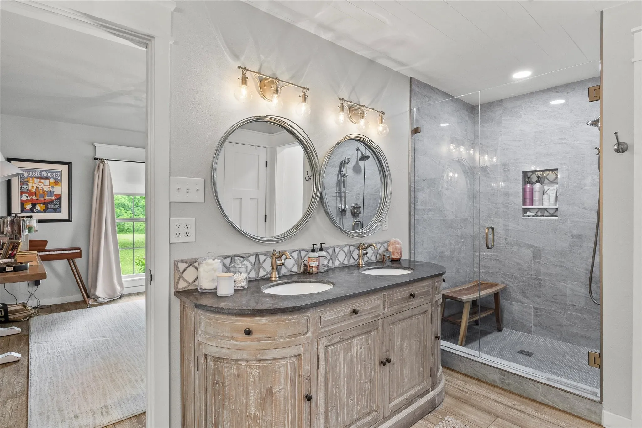 Single Family Residence For Sale in Rockwall County , 2201 Connie Ln, Rockwall, Texas 75032, 3 Bedrooms, 2 Bathrooms, Garage spaces, 1,647 Sqft, built in 1991, Preowned, Price $899,900, mls#21217181, Real Estate Agent in Rockwall, Homes For Sale in Rockwall county, Homes For Sale in Rockwall, Realtor in Rockwall Texas, Real Estate Brokerage Independent Realty Texas, Luminita Cordes Realtor