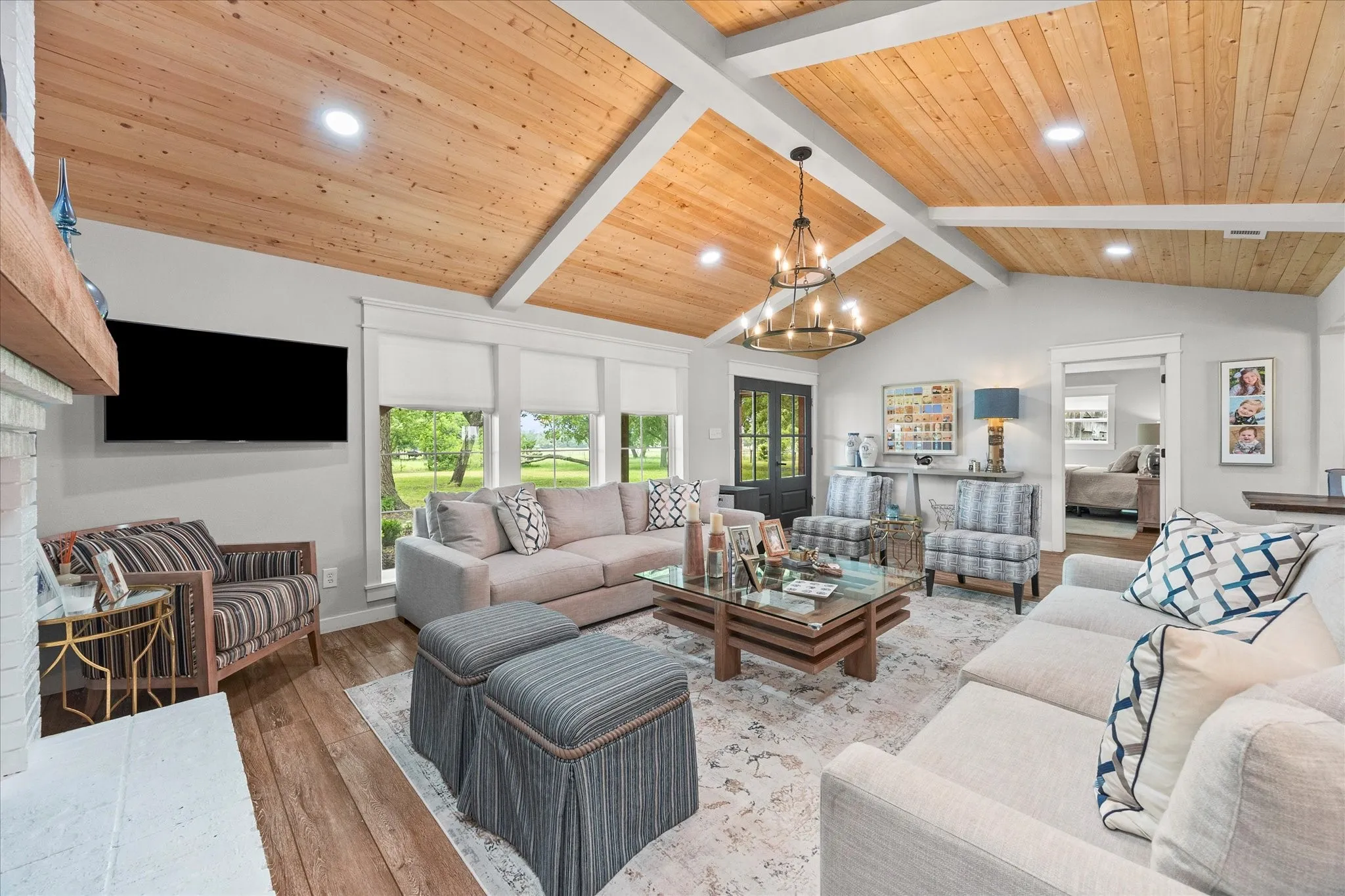 Single Family Residence For Sale in Rockwall County , 2201 Connie Ln, Rockwall, Texas 75032, 3 Bedrooms, 2 Bathrooms, Garage spaces, 1,647 Sqft, built in 1991, Preowned, Price $899,900, mls#21217181, Real Estate Agent in Rockwall, Homes For Sale in Rockwall county, Homes For Sale in Rockwall, Realtor in Rockwall Texas, Real Estate Brokerage Independent Realty Texas, Luminita Cordes Realtor
