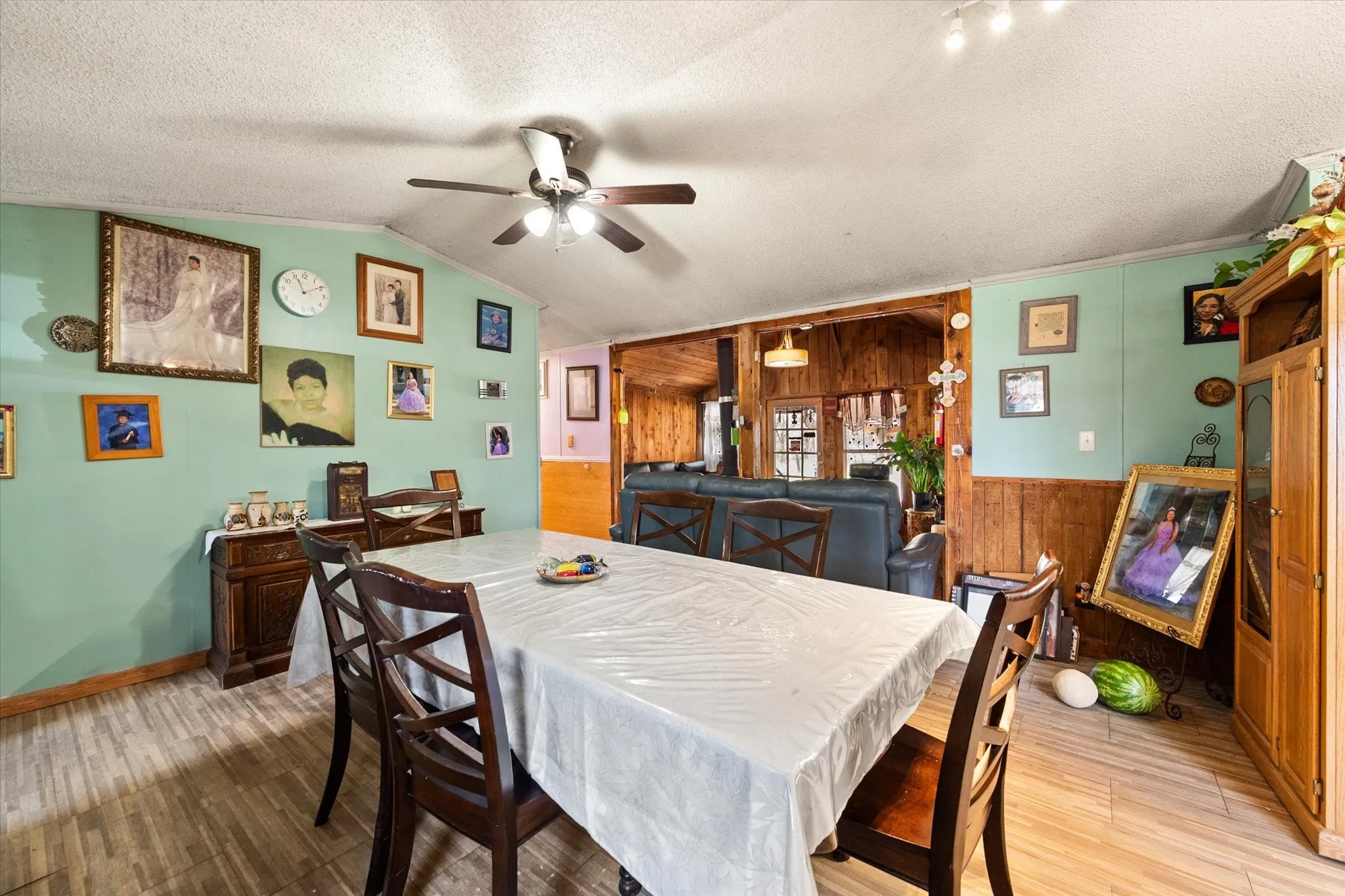 Mobile Home For Sale in Navarro County , 2135 County Road 0025, Corsicana, Texas 75110, 3 Bedrooms, 2 Bathrooms, Garage spaces, 1,960 Sqft, built in 1998, Price $194,000, mls#21217224, Real Estate Agent in Corsicana, Homes For Sale in Navarro county, Homes For Sale in Corsicana, Realtor in Corsicana Texas, Real Estate Brokerage Independent Realty Texas, Luminita Cordes Realtor