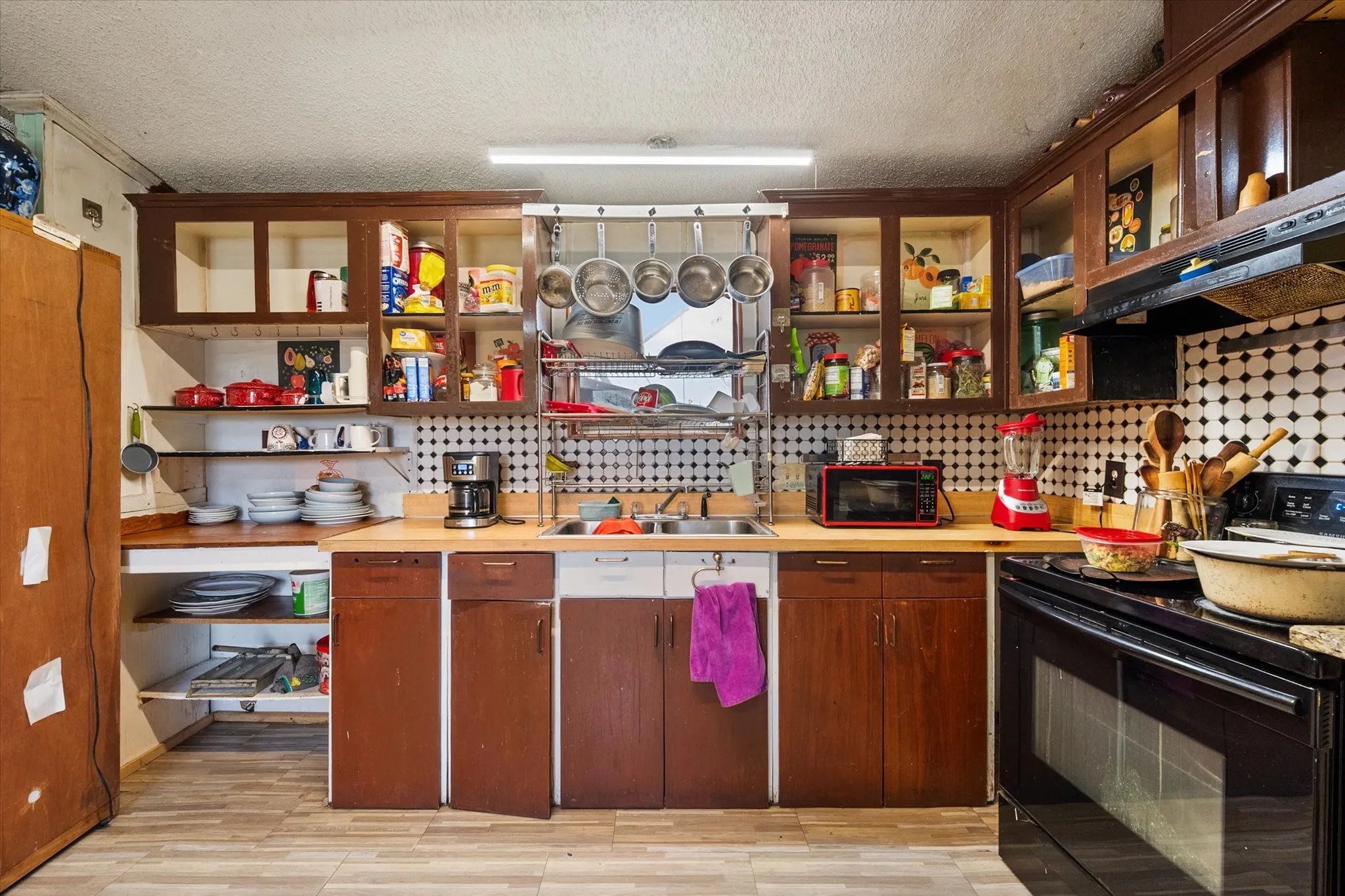 Mobile Home For Sale in Navarro County , 2135 County Road 0025, Corsicana, Texas 75110, 3 Bedrooms, 2 Bathrooms, Garage spaces, 1,960 Sqft, built in 1998, Price $194,000, mls#21217224, Real Estate Agent in Corsicana, Homes For Sale in Navarro county, Homes For Sale in Corsicana, Realtor in Corsicana Texas, Real Estate Brokerage Independent Realty Texas, Luminita Cordes Realtor
