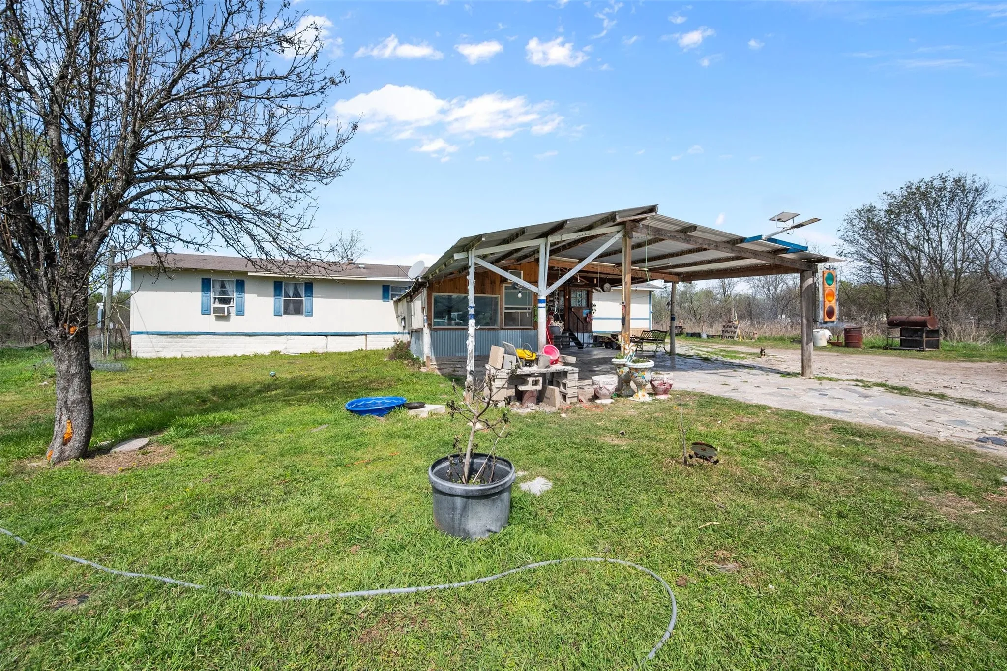Mobile Home For Sale in Navarro County , 2135 County Road 0025, Corsicana, Texas 75110, 3 Bedrooms, 2 Bathrooms, Garage spaces, 1,960 Sqft, built in 1998, Price $194,000, mls#21217224, Real Estate Agent in Corsicana, Homes For Sale in Navarro county, Homes For Sale in Corsicana, Realtor in Corsicana Texas, Real Estate Brokerage Independent Realty Texas, Luminita Cordes Realtor