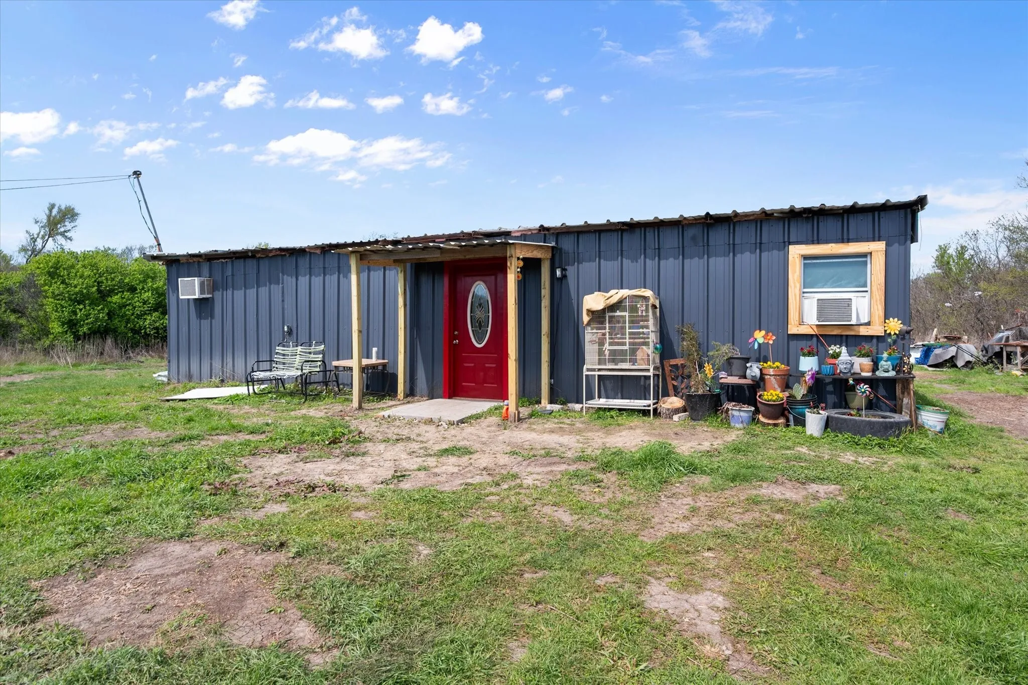 Mobile Home For Sale in Navarro County , 2135 County Road 0025, Corsicana, Texas 75110, 3 Bedrooms, 2 Bathrooms, Garage spaces, 1,960 Sqft, built in 1998, Price $194,000, mls#21217224, Real Estate Agent in Corsicana, Homes For Sale in Navarro county, Homes For Sale in Corsicana, Realtor in Corsicana Texas, Real Estate Brokerage Independent Realty Texas, Luminita Cordes Realtor