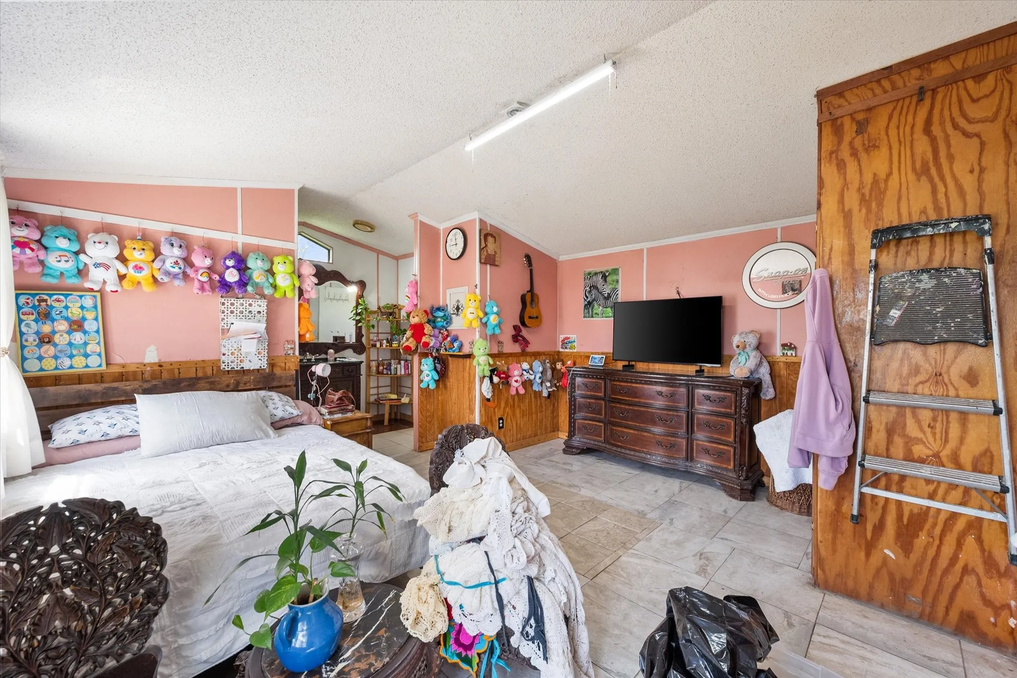 Mobile Home For Sale in Navarro County , 2135 County Road 0025, Corsicana, Texas 75110, 3 Bedrooms, 2 Bathrooms, Garage spaces, 1,960 Sqft, built in 1998, Price $194,000, mls#21217224, Real Estate Agent in Corsicana, Homes For Sale in Navarro county, Homes For Sale in Corsicana, Realtor in Corsicana Texas, Real Estate Brokerage Independent Realty Texas, Luminita Cordes Realtor