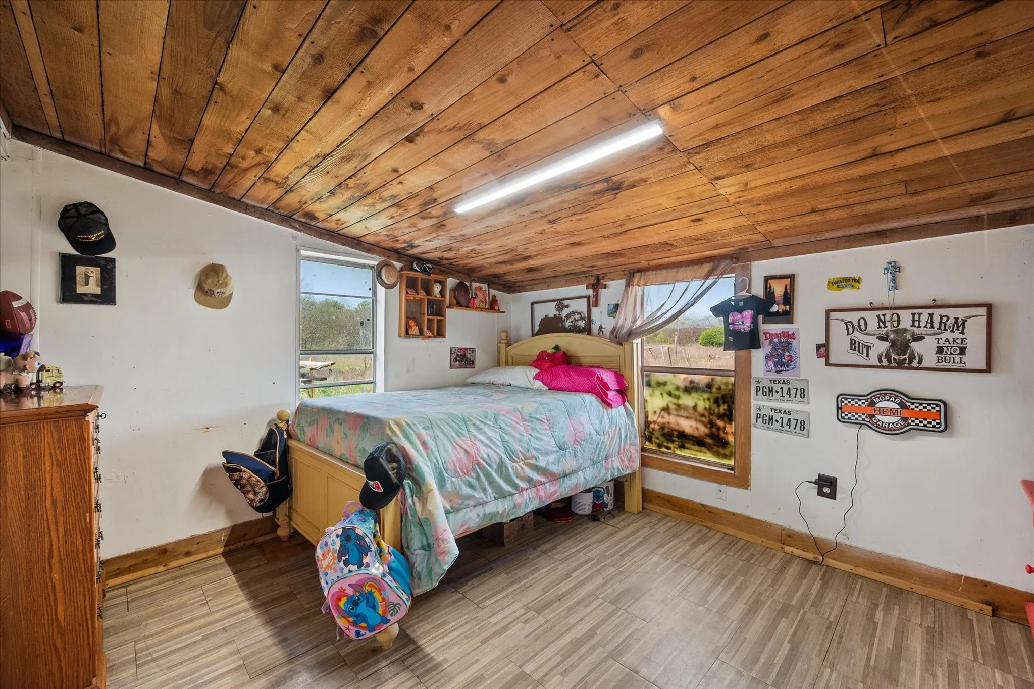 Mobile Home For Sale in Navarro County , 2135 County Road 0025, Corsicana, Texas 75110, 3 Bedrooms, 2 Bathrooms, Garage spaces, 1,960 Sqft, built in 1998, Price $194,000, mls#21217224, Real Estate Agent in Corsicana, Homes For Sale in Navarro county, Homes For Sale in Corsicana, Realtor in Corsicana Texas, Real Estate Brokerage Independent Realty Texas, Luminita Cordes Realtor