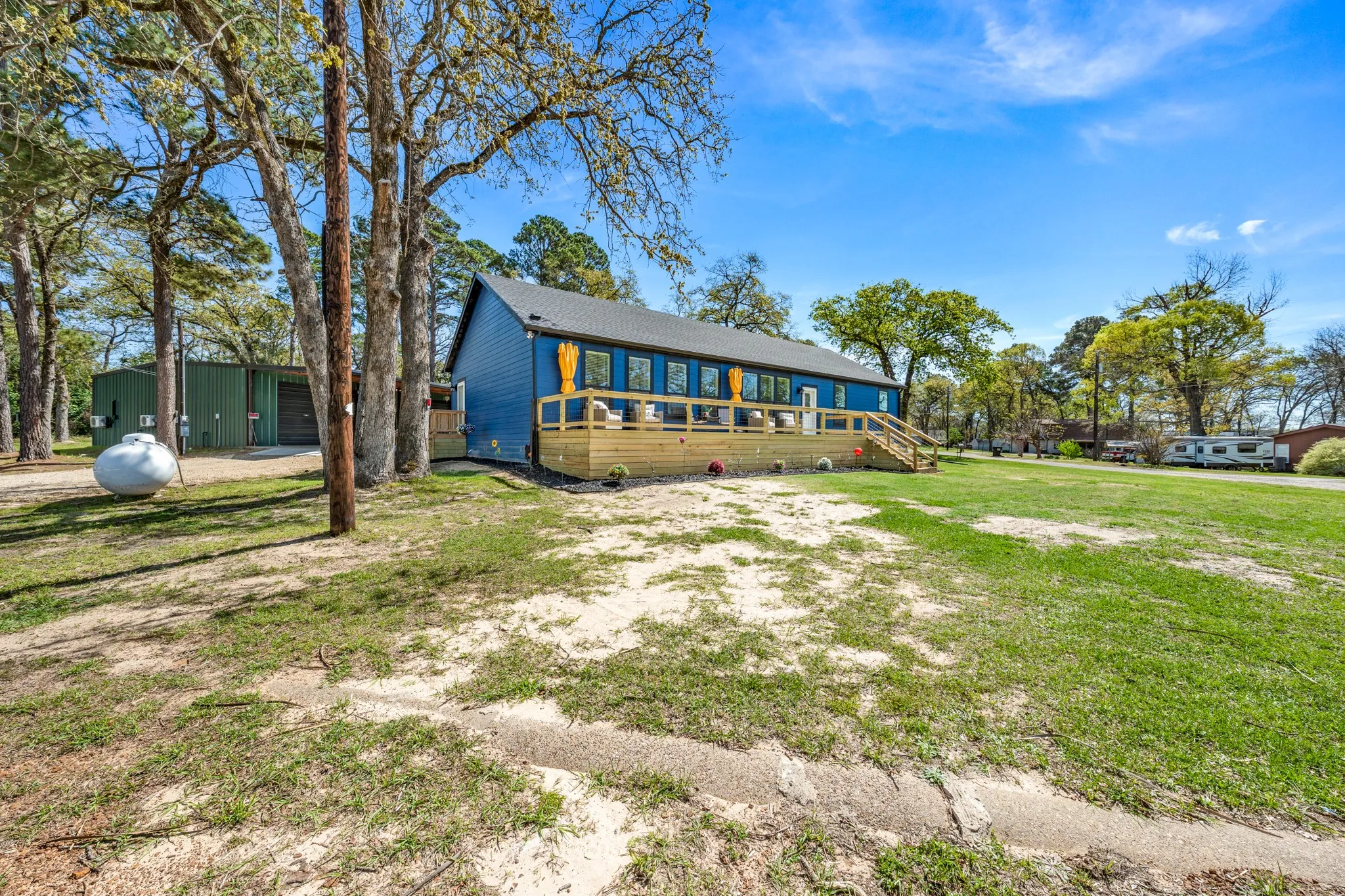 Single Family Residence For Sale in Smith County , 23374 Wateridge Loop, Flint, Texas 75762, 3 Bedroom, 3 Bathroom, 1 Garage spaces, 2,040 Sqft, built in 2025, Preowned, mls#21211015, Real Estate Agent in Flint, Homes For Sale in Smith county, Homes For Sale in Flint, Realtor in Flint Texas, Real Estate Brokerage Independent Realty Texas, Luminita Cordes Realtor