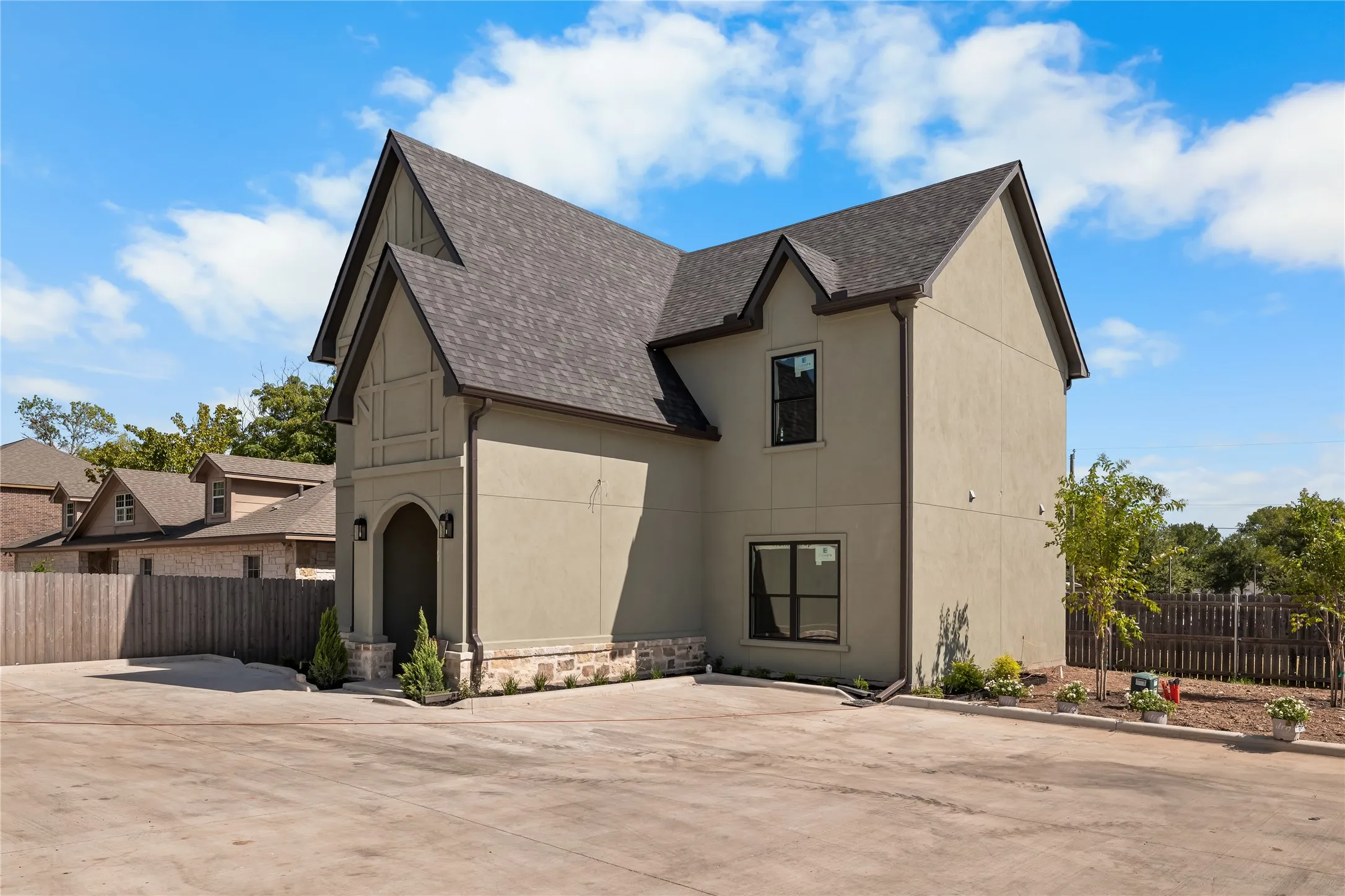 Single Family Residence For Sale in Mc Lennan County , 2700 S 2nd J, Waco, Texas 76706, 4 Bedroom, 5 Bathroom, Garage spaces, 1,954 Sqft, built in 2025, mls#21217280, Real Estate Agent in Waco, Homes For Sale in Mc Lennan county, Homes For Sale in Waco, Realtor in Waco Texas, Real Estate Brokerage Independent Realty Texas, Luminita Cordes Realtor
