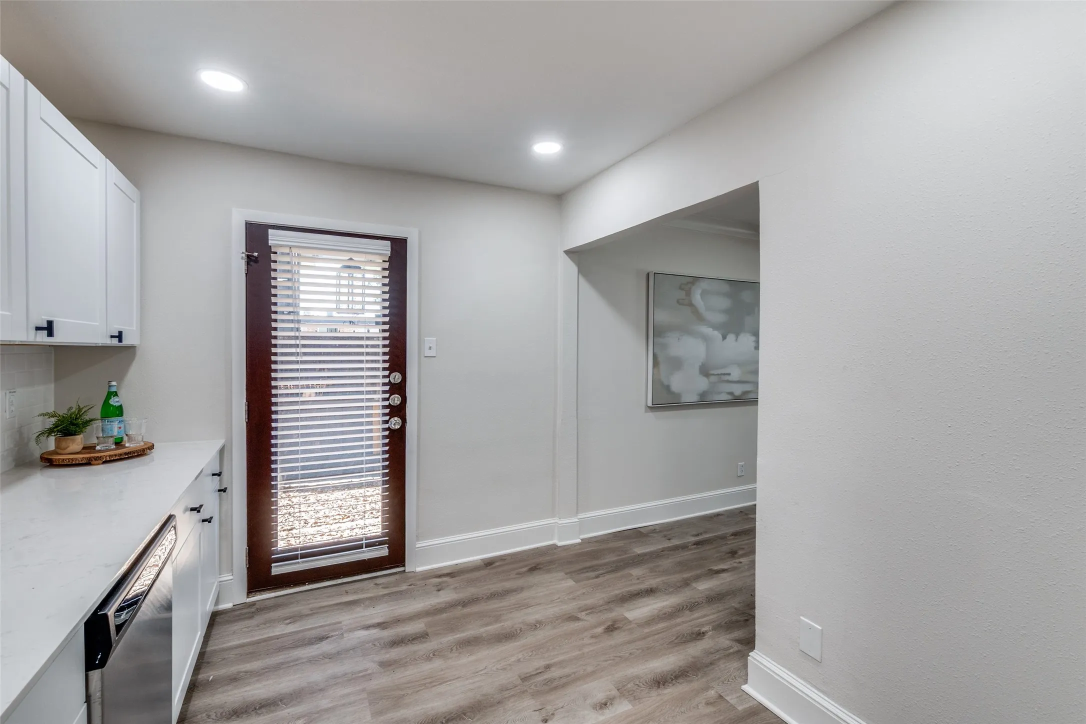 Condominium For Sale in Dallas County , 10211 Regal Oaks Drive 120, Dallas, Texas 75230, 2 Bedroom, 2 Bathroom, Garage spaces, 903 Sqft, built in 1963, mls#21215853, Real Estate Agent in Dallas, Homes For Sale in Dallas county, Homes For Sale in Dallas, Realtor in Dallas Texas, Real Estate Brokerage Independent Realty Texas, Luminita Cordes Realtor
