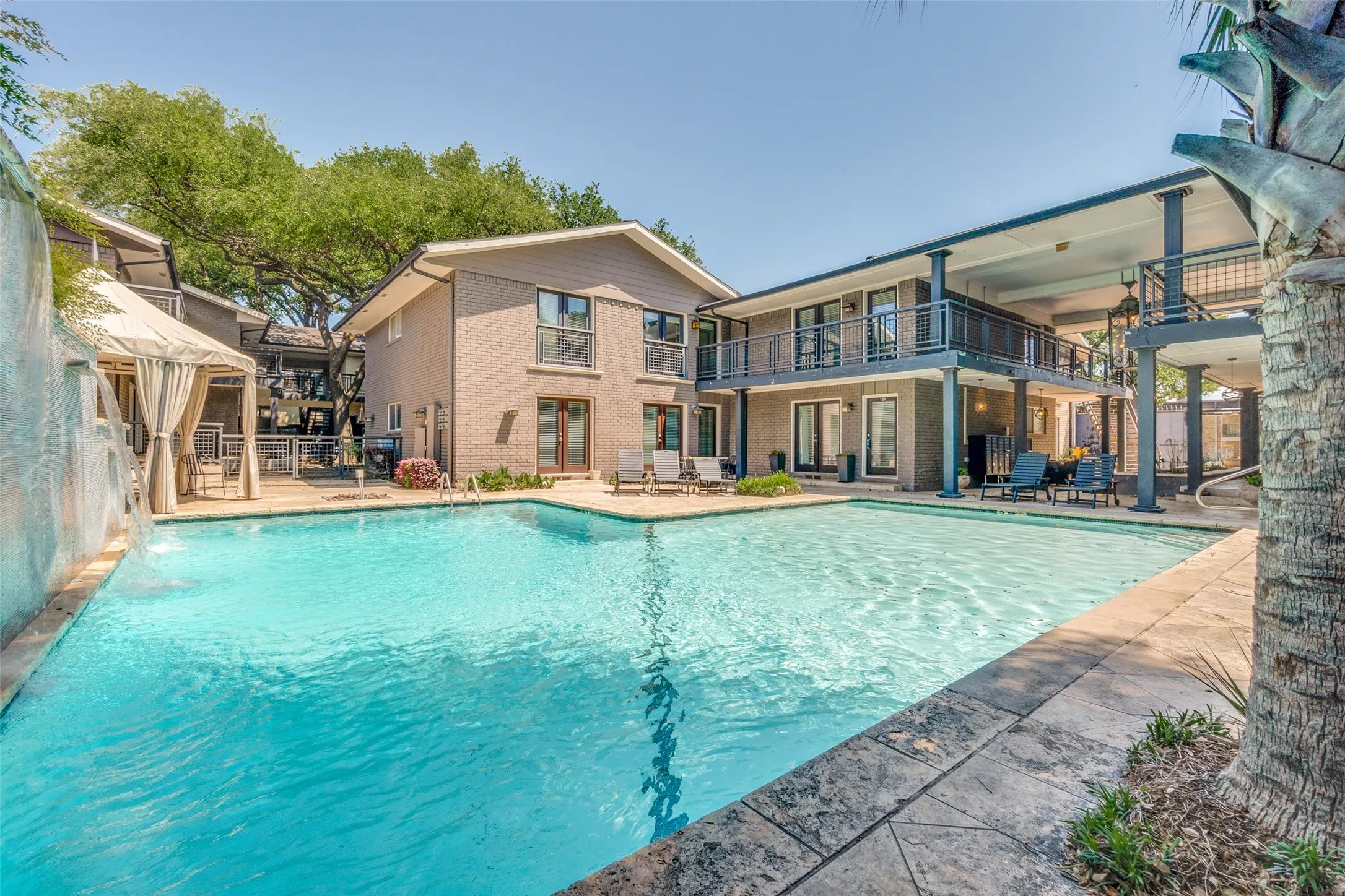 Condominium For Sale in Dallas County , 10211 Regal Oaks Drive 120, Dallas, Texas 75230, 2 Bedroom, 2 Bathroom, Garage spaces, 903 Sqft, built in 1963, mls#21215853, Real Estate Agent in Dallas, Homes For Sale in Dallas county, Homes For Sale in Dallas, Realtor in Dallas Texas, Real Estate Brokerage Independent Realty Texas, Luminita Cordes Realtor