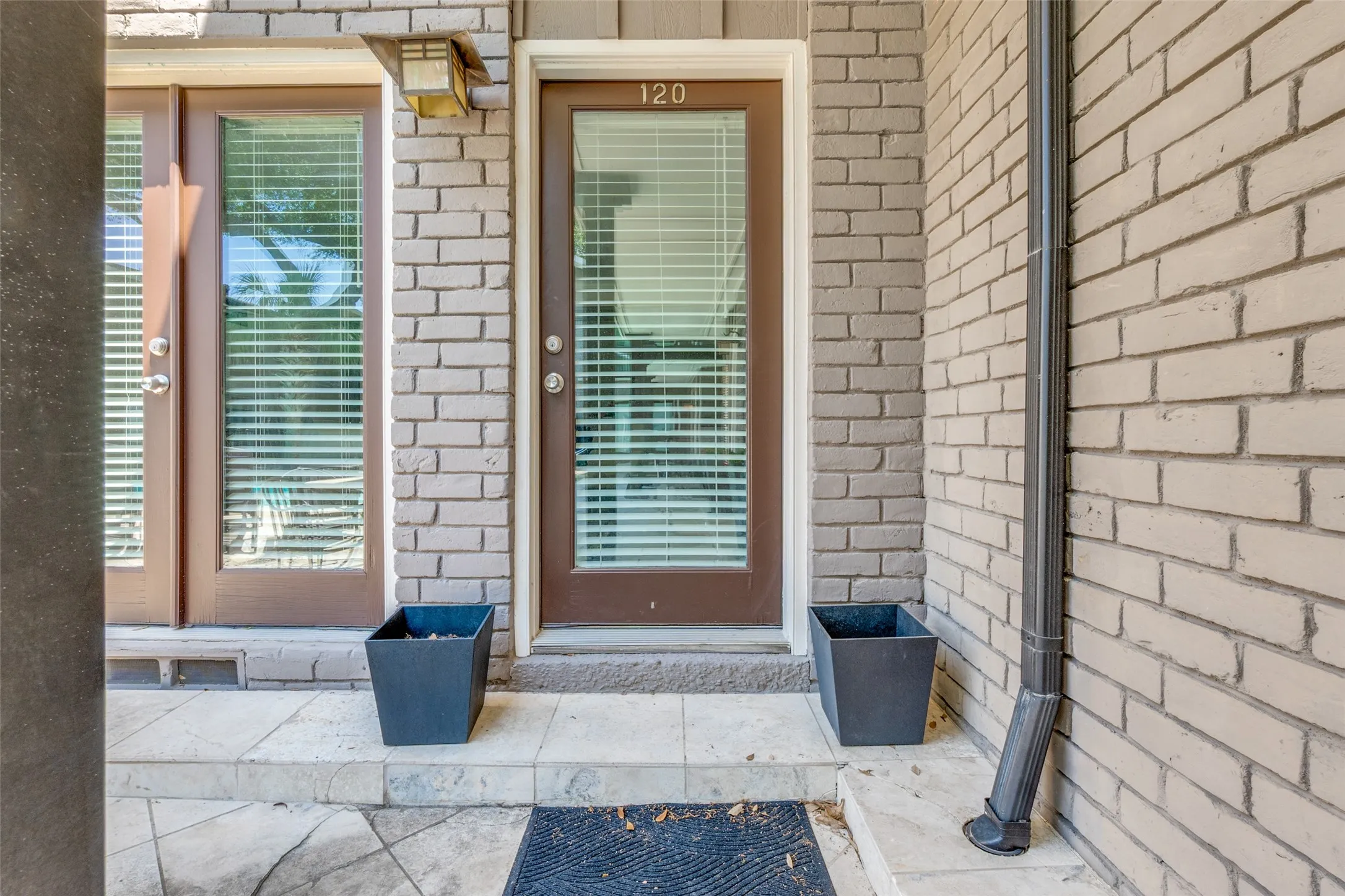 Condominium For Sale in Dallas County , 10211 Regal Oaks Drive 120, Dallas, Texas 75230, 2 Bedroom, 2 Bathroom, Garage spaces, 903 Sqft, built in 1963, mls#21215853, Real Estate Agent in Dallas, Homes For Sale in Dallas county, Homes For Sale in Dallas, Realtor in Dallas Texas, Real Estate Brokerage Independent Realty Texas, Luminita Cordes Realtor