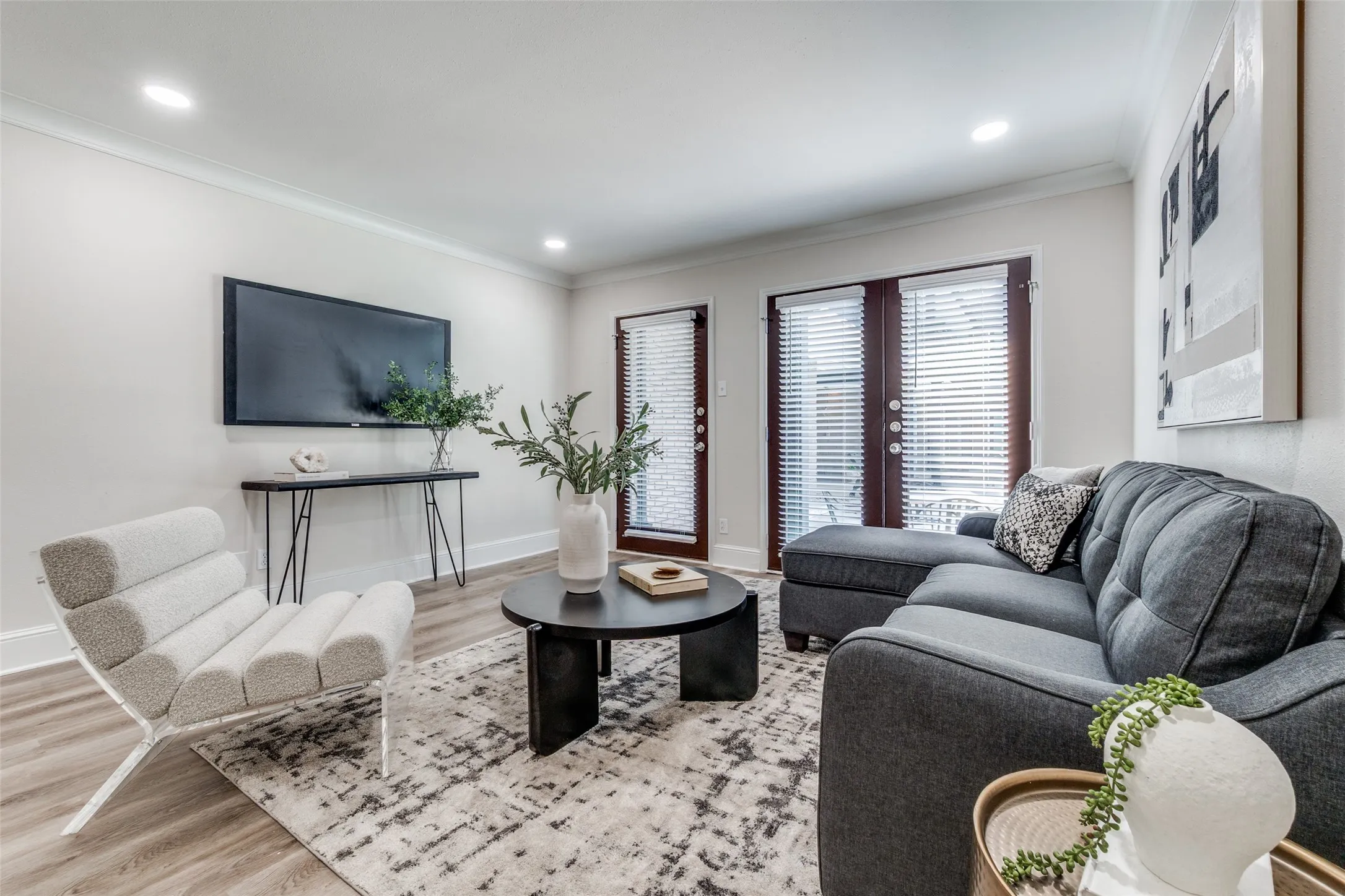 Condominium For Sale in Dallas County , 10211 Regal Oaks Drive 120, Dallas, Texas 75230, 2 Bedroom, 2 Bathroom, Garage spaces, 903 Sqft, built in 1963, mls#21215853, Real Estate Agent in Dallas, Homes For Sale in Dallas county, Homes For Sale in Dallas, Realtor in Dallas Texas, Real Estate Brokerage Independent Realty Texas, Luminita Cordes Realtor