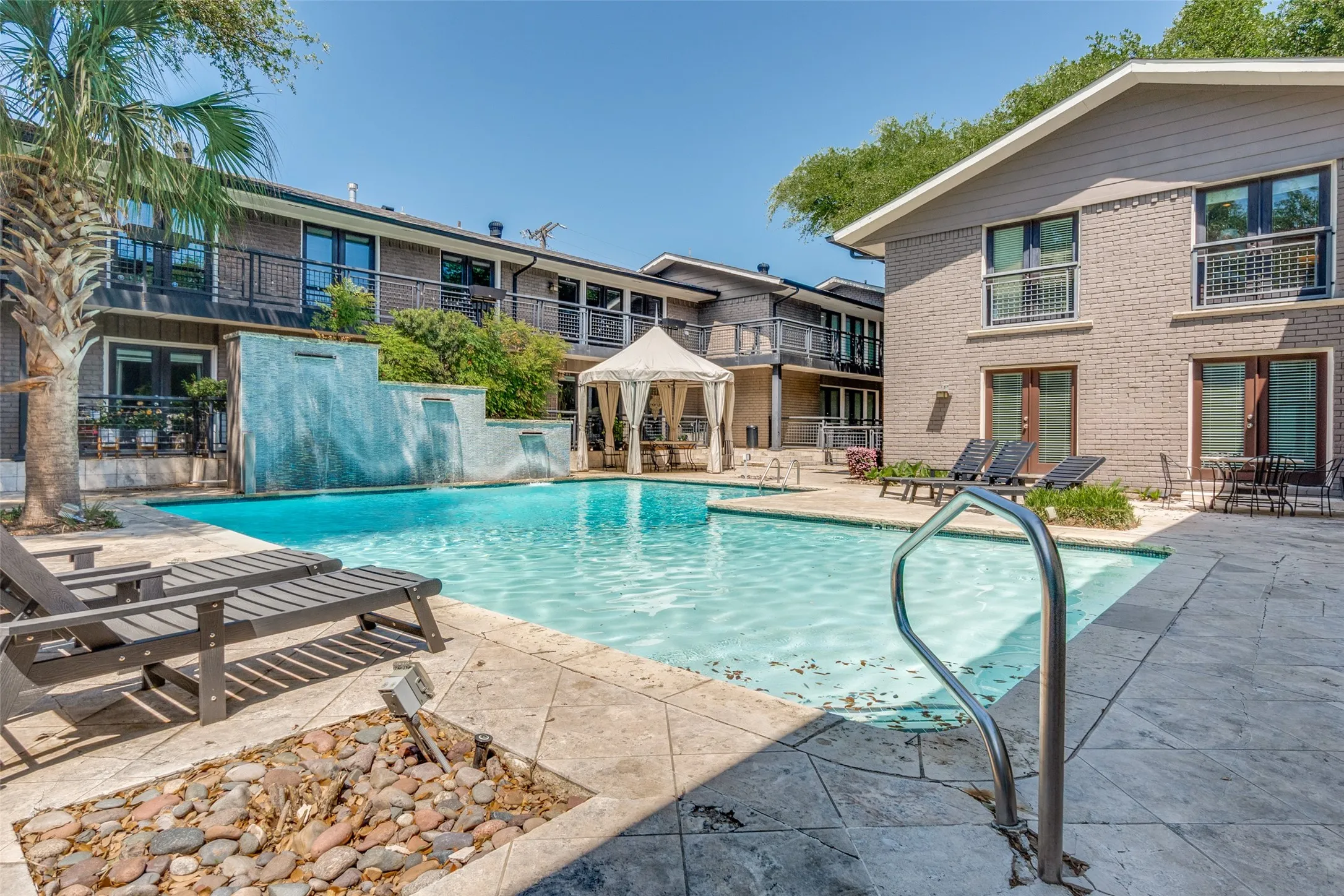 Condominium For Sale in Dallas County , 10211 Regal Oaks Drive 120, Dallas, Texas 75230, 2 Bedroom, 2 Bathroom, Garage spaces, 903 Sqft, built in 1963, mls#21215853, Real Estate Agent in Dallas, Homes For Sale in Dallas county, Homes For Sale in Dallas, Realtor in Dallas Texas, Real Estate Brokerage Independent Realty Texas, Luminita Cordes Realtor