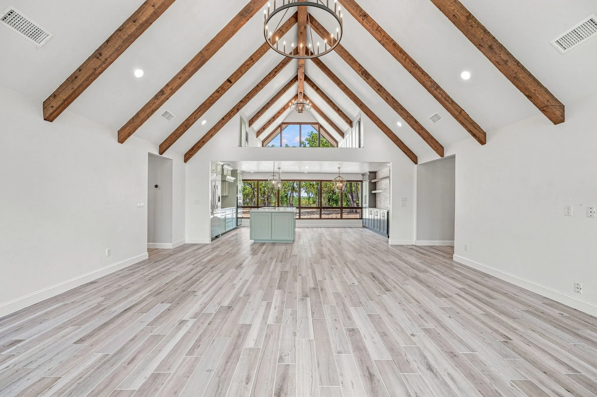 Single Family Residence For Sale in Wise County , 230 Private Road 2174, Decatur, Texas 76234, 4 Bedroom, 3 Bathroom, 2 Garage spaces, 2,952 Sqft, built in 1978, Preowned, mls#21216632, Real Estate Agent in Decatur, Homes For Sale in Wise county, Homes For Sale in Decatur, Realtor in Decatur Texas, Real Estate Brokerage Independent Realty Texas, Luminita Cordes Realtor