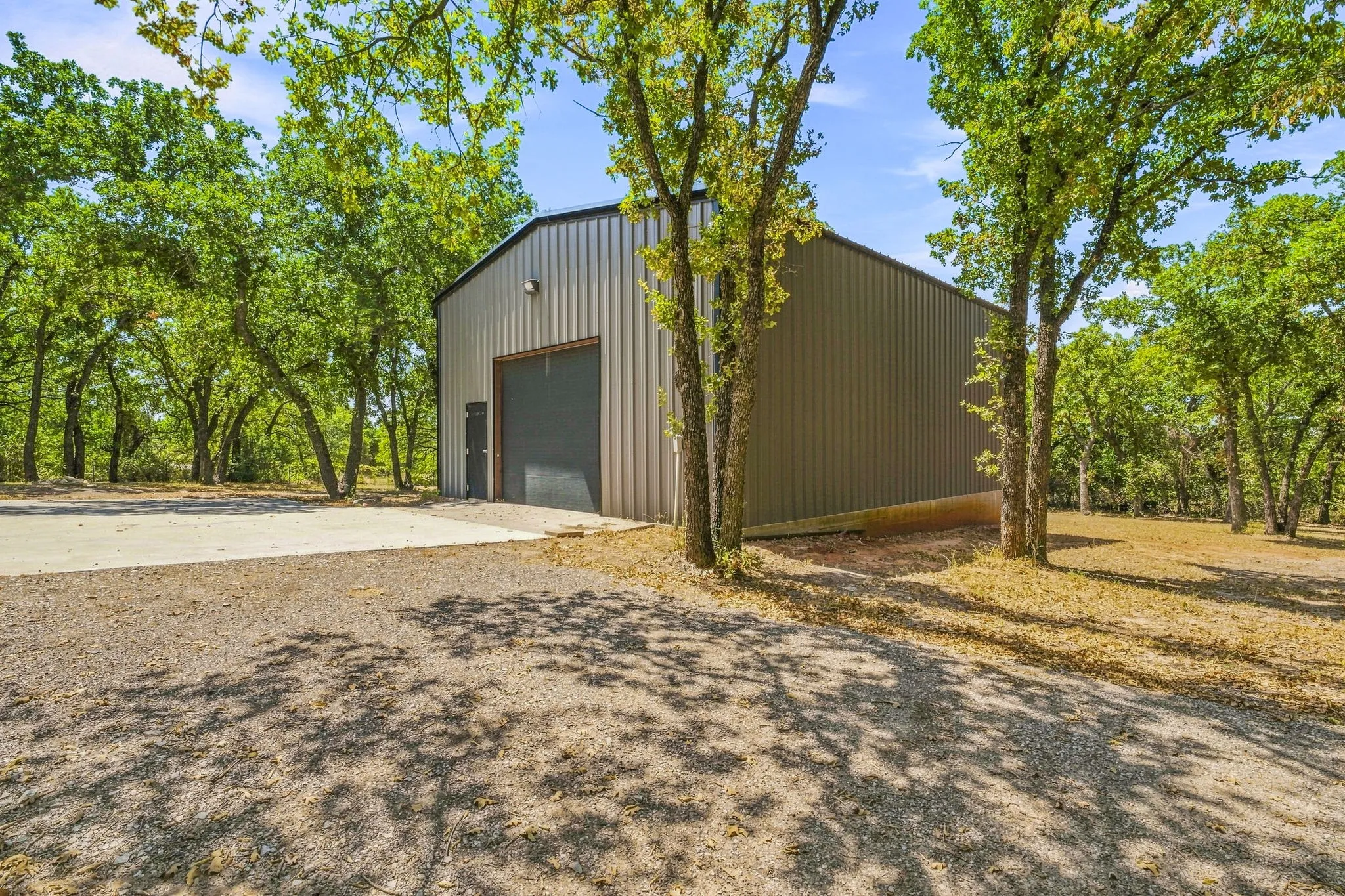 Single Family Residence For Sale in Wise County , 230 Private Road 2174, Decatur, Texas 76234, 4 Bedroom, 3 Bathroom, 2 Garage spaces, 2,952 Sqft, built in 1978, Preowned, mls#21216632, Real Estate Agent in Decatur, Homes For Sale in Wise county, Homes For Sale in Decatur, Realtor in Decatur Texas, Real Estate Brokerage Independent Realty Texas, Luminita Cordes Realtor