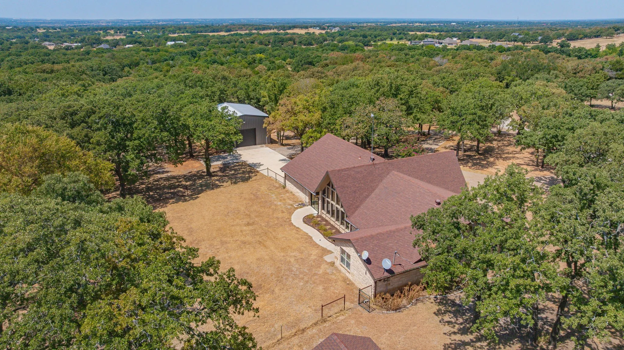 Single Family Residence For Sale in Wise County , 230 Private Road 2174, Decatur, Texas 76234, 4 Bedroom, 3 Bathroom, 2 Garage spaces, 2,952 Sqft, built in 1978, Preowned, mls#21216632, Real Estate Agent in Decatur, Homes For Sale in Wise county, Homes For Sale in Decatur, Realtor in Decatur Texas, Real Estate Brokerage Independent Realty Texas, Luminita Cordes Realtor