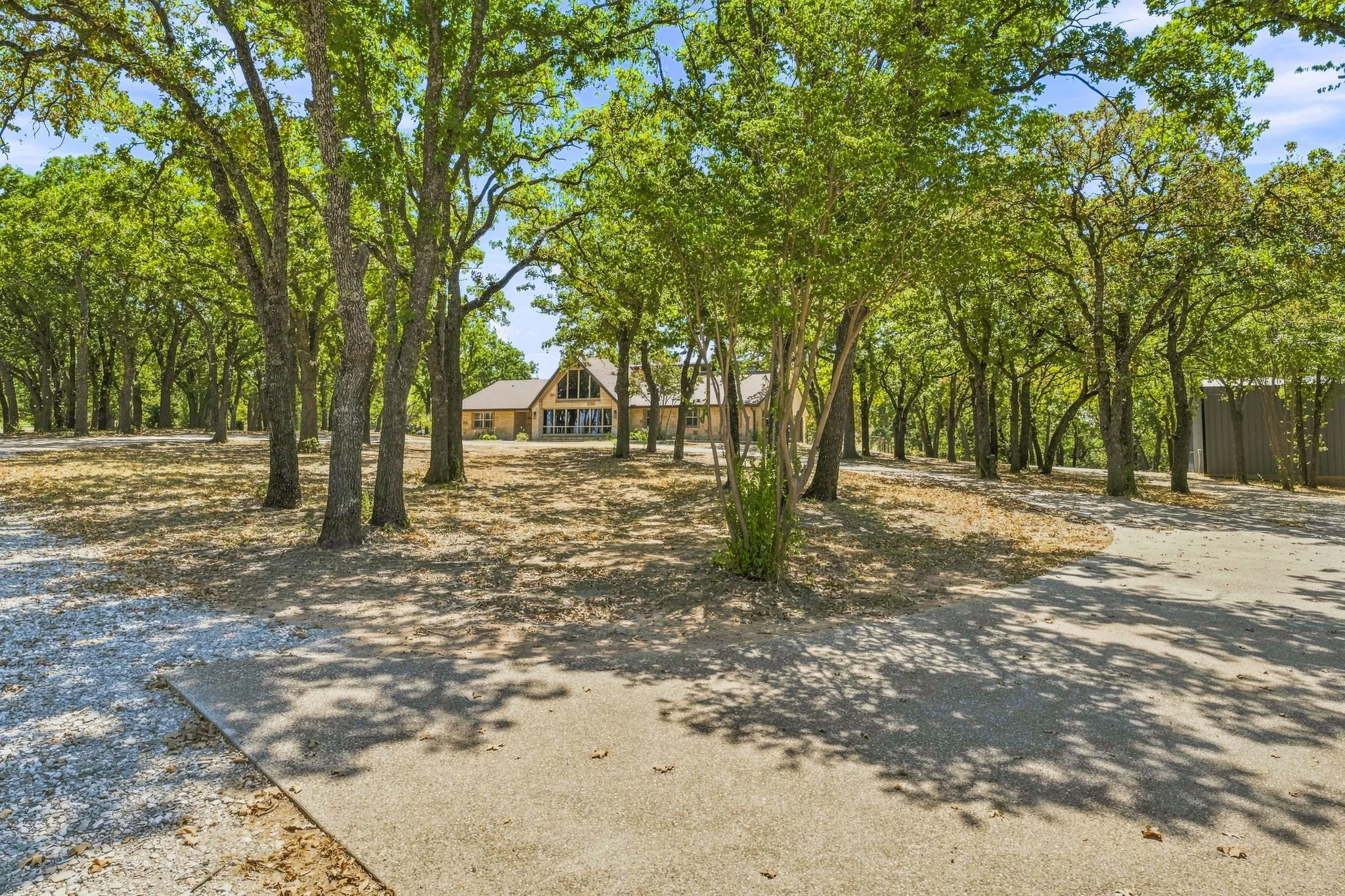 Single Family Residence For Sale in Wise County , 230 Private Road 2174, Decatur, Texas 76234, 4 Bedroom, 3 Bathroom, 2 Garage spaces, 2,952 Sqft, built in 1978, Preowned, mls#21216632, Real Estate Agent in Decatur, Homes For Sale in Wise county, Homes For Sale in Decatur, Realtor in Decatur Texas, Real Estate Brokerage Independent Realty Texas, Luminita Cordes Realtor