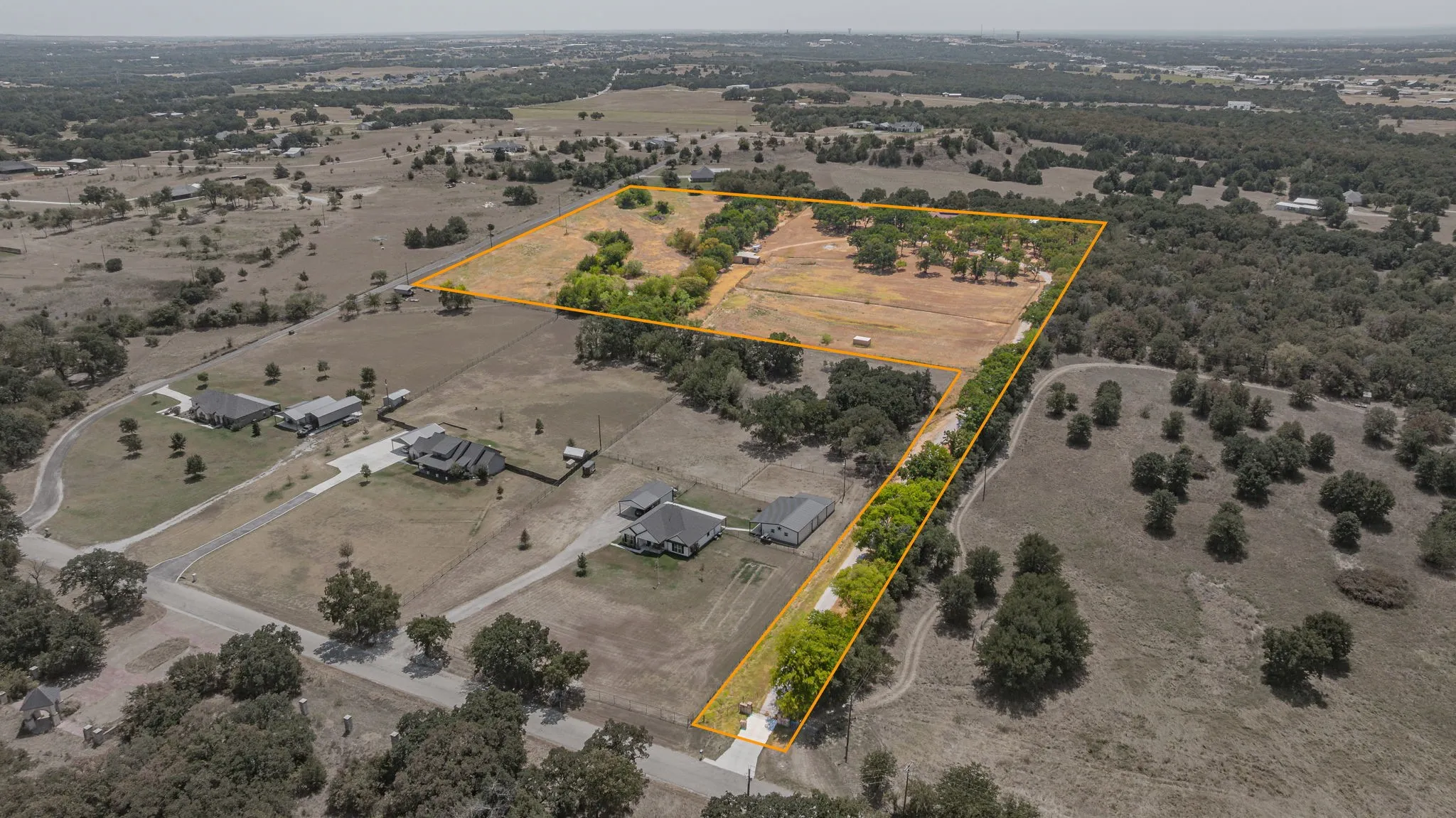 Single Family Residence For Sale in Wise County , 230 Private Road 2174, Decatur, Texas 76234, 4 Bedroom, 3 Bathroom, 2 Garage spaces, 2,952 Sqft, built in 1978, Preowned, mls#21216632, Real Estate Agent in Decatur, Homes For Sale in Wise county, Homes For Sale in Decatur, Realtor in Decatur Texas, Real Estate Brokerage Independent Realty Texas, Luminita Cordes Realtor