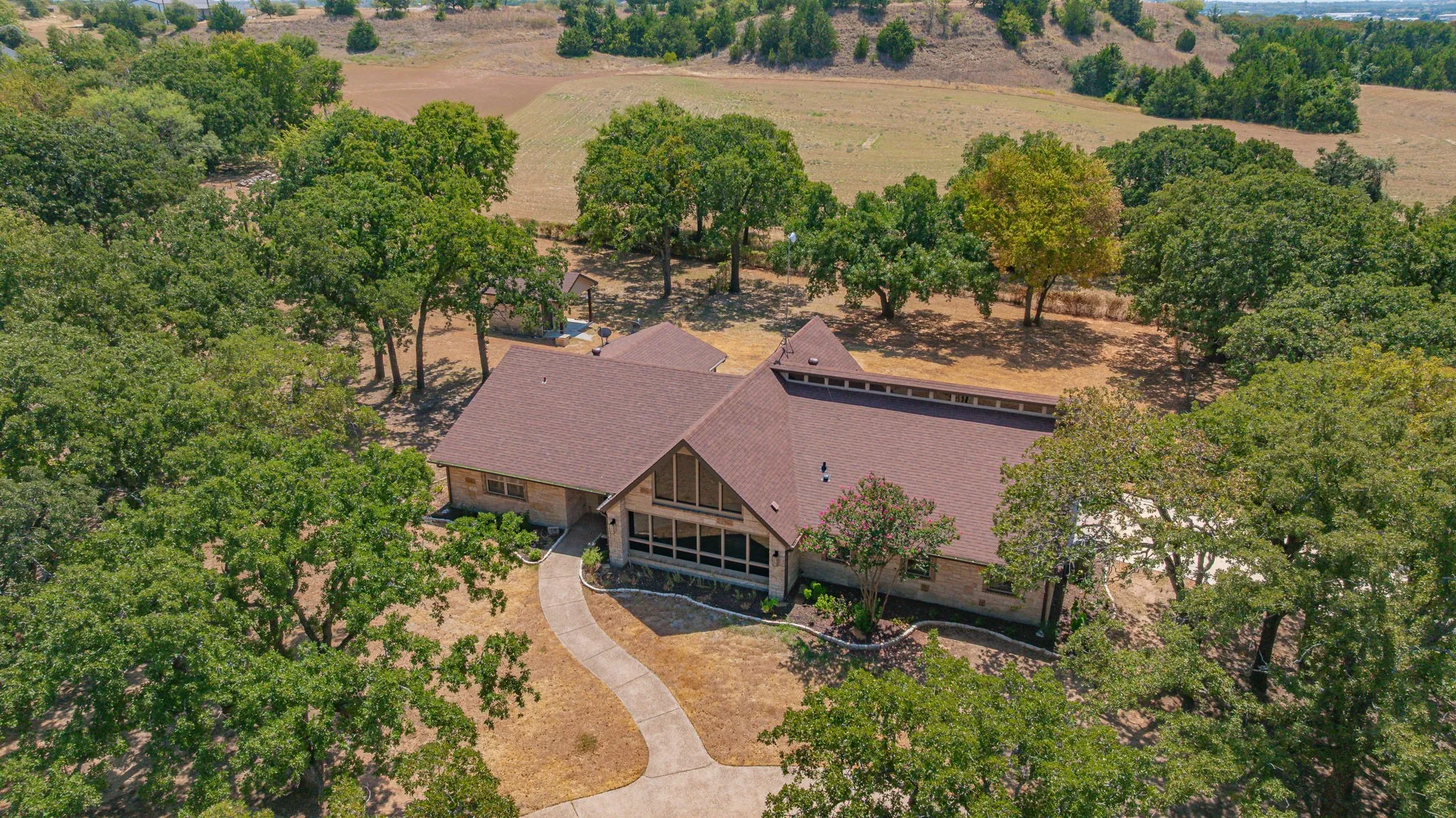Single Family Residence For Sale in Wise County , 230 Private Road 2174, Decatur, Texas 76234, 4 Bedroom, 3 Bathroom, 2 Garage spaces, 2,952 Sqft, built in 1978, Preowned, mls#21216632, Real Estate Agent in Decatur, Homes For Sale in Wise county, Homes For Sale in Decatur, Realtor in Decatur Texas, Real Estate Brokerage Independent Realty Texas, Luminita Cordes Realtor
