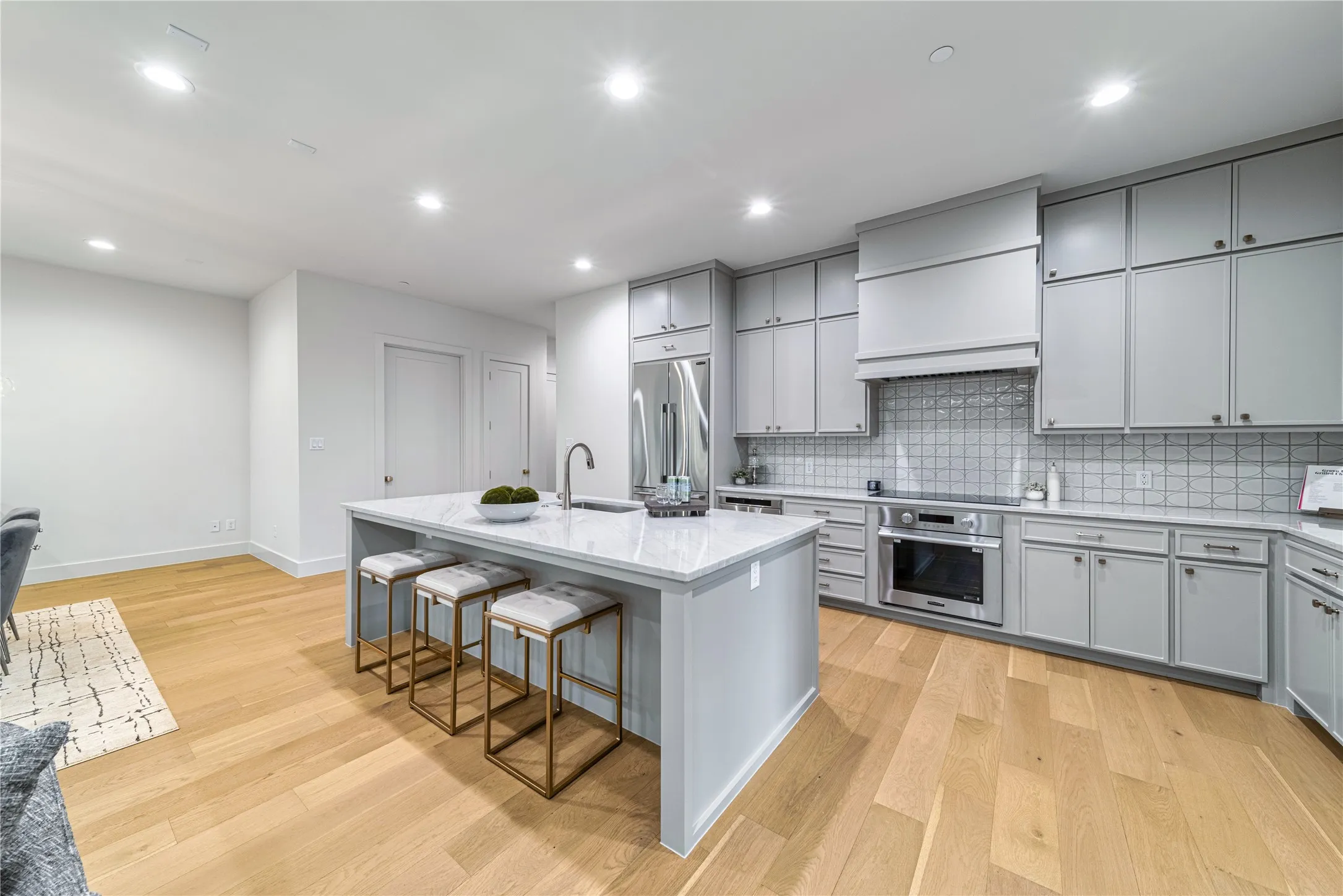 Condominium For Sale in Dallas County , 3601 Routh Street 1B, Dallas, Texas 75219, 1 Bedroom, 2 Bathroom, 1 Garage spaces, 1,402 Sqft, built in 2024, mls#21217293, Real Estate Agent in Dallas, Homes For Sale in Dallas county, Homes For Sale in Dallas, Realtor in Dallas Texas, Real Estate Brokerage Independent Realty Texas, Luminita Cordes Realtor