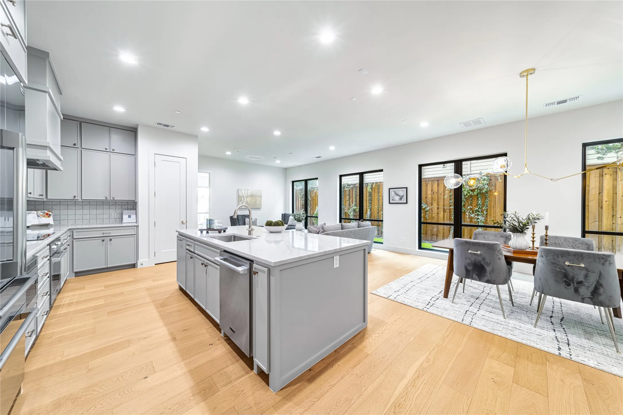 Condominium For Sale in Dallas County , 3601 Routh Street 1B, Dallas, Texas 75219, 1 Bedroom, 2 Bathroom, 1 Garage spaces, 1,402 Sqft, built in 2024, mls#21217293, Real Estate Agent in Dallas, Homes For Sale in Dallas county, Homes For Sale in Dallas, Realtor in Dallas Texas, Real Estate Brokerage Independent Realty Texas, Luminita Cordes Realtor