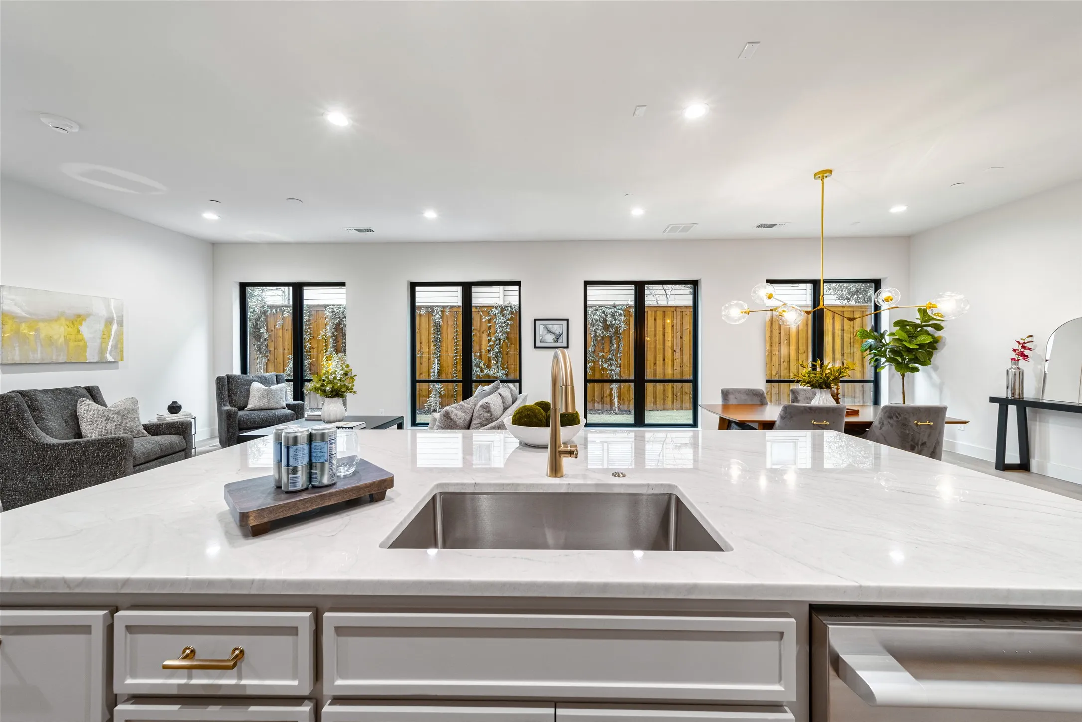 Condominium For Sale in Dallas County , 3601 Routh Street 1B, Dallas, Texas 75219, 1 Bedroom, 2 Bathroom, 1 Garage spaces, 1,402 Sqft, built in 2024, mls#21217293, Real Estate Agent in Dallas, Homes For Sale in Dallas county, Homes For Sale in Dallas, Realtor in Dallas Texas, Real Estate Brokerage Independent Realty Texas, Luminita Cordes Realtor