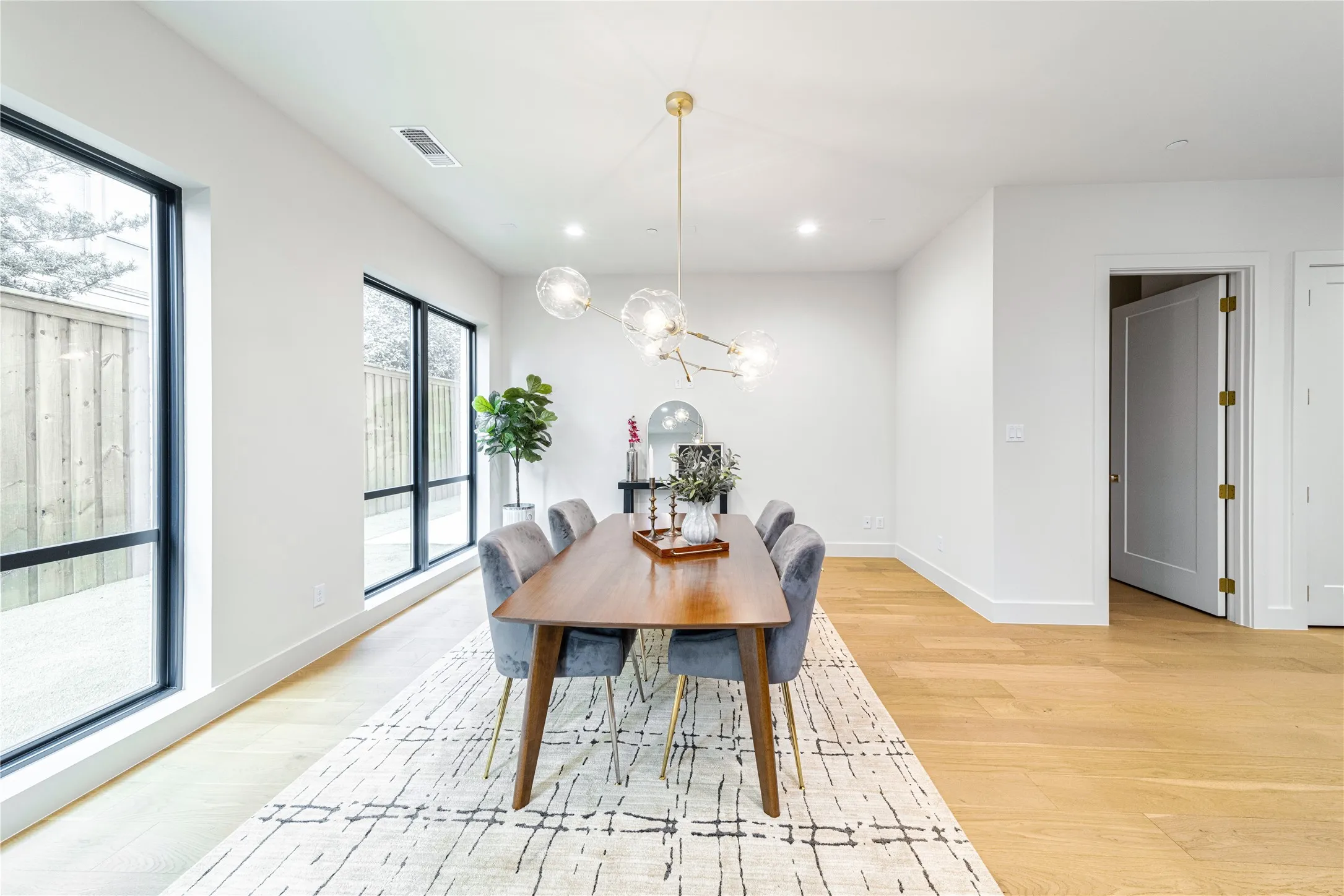 Condominium For Sale in Dallas County , 3601 Routh Street 1B, Dallas, Texas 75219, 1 Bedroom, 2 Bathroom, 1 Garage spaces, 1,402 Sqft, built in 2024, mls#21217293, Real Estate Agent in Dallas, Homes For Sale in Dallas county, Homes For Sale in Dallas, Realtor in Dallas Texas, Real Estate Brokerage Independent Realty Texas, Luminita Cordes Realtor
