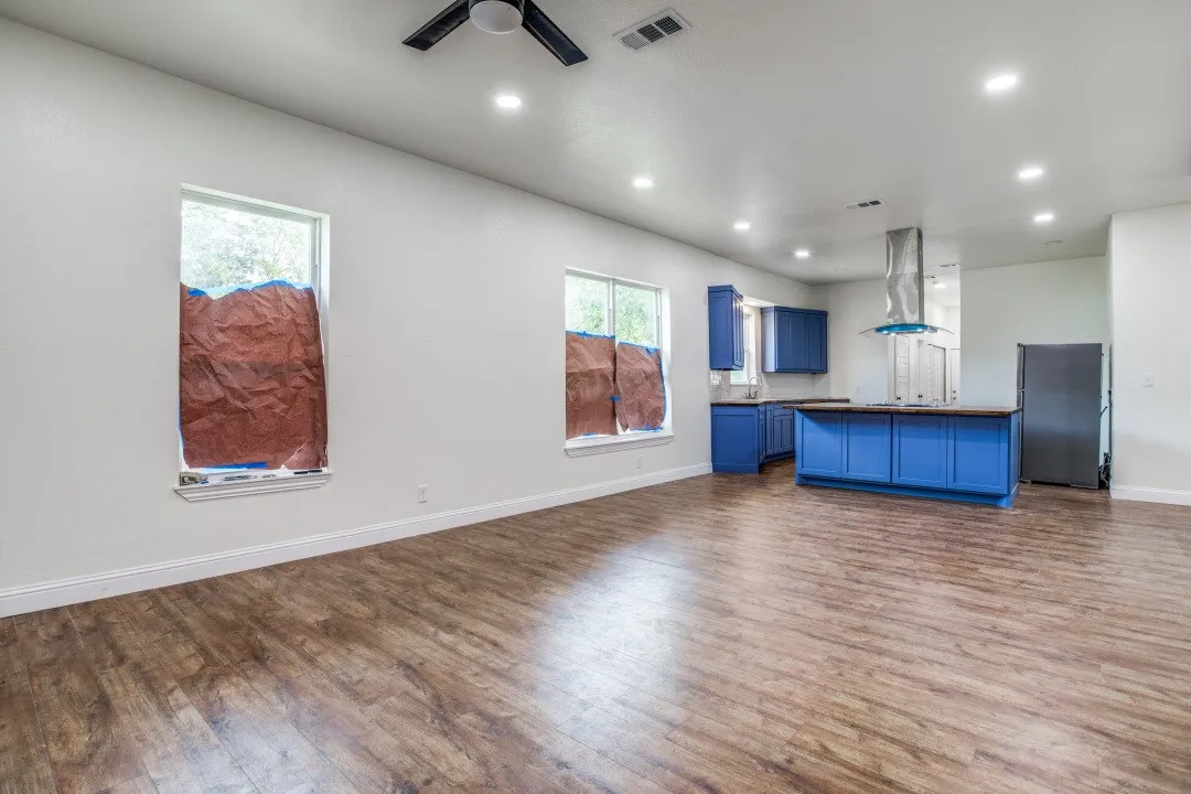 Single Family Residence For Rent in Dallas County , 3423 S Harwood Street, Dallas, Texas 75215, 4 Bedroom, 2 Bathroom, Garage spaces, 1,947 Sqft, built in 1931, Price $2,200, mls#21217308, Real Estate Agent in Dallas, Homes For Rent in Dallas county, Homes For Rent in Dallas, Realtor in Dallas Texas, Real Estate Brokerage Independent Realty Texas, Luminita Cordes Realtor