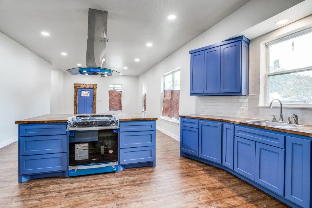 Single Family Residence For Rent in Dallas County , 3423 S Harwood Street, Dallas, Texas 75215, 4 Bedroom, 2 Bathroom, Garage spaces, 1,947 Sqft, built in 1931, Price $2,200, mls#21217308, Real Estate Agent in Dallas, Homes For Rent in Dallas county, Homes For Rent in Dallas, Realtor in Dallas Texas, Real Estate Brokerage Independent Realty Texas, Luminita Cordes Realtor