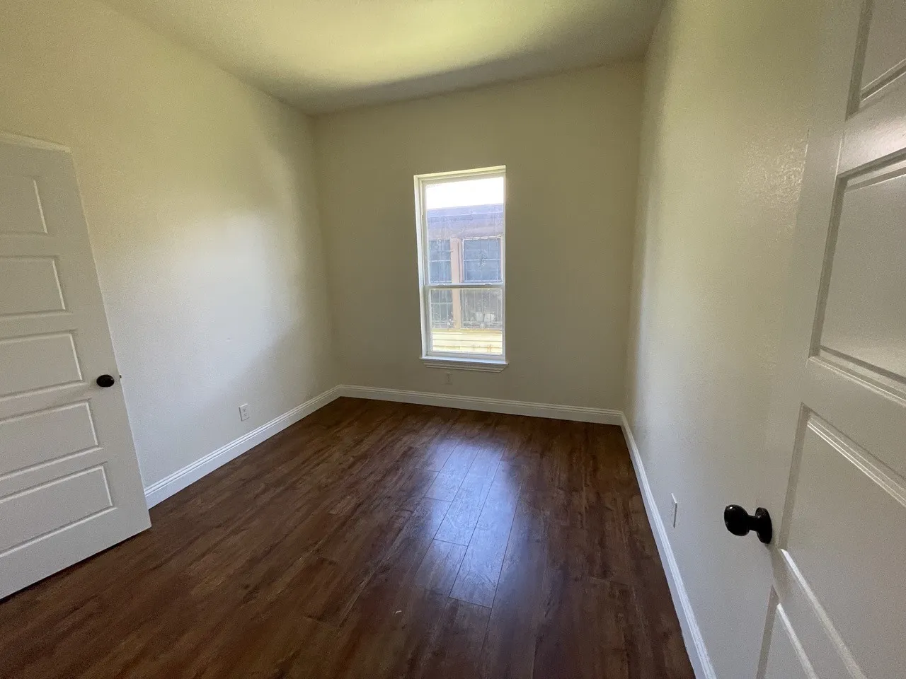 Single Family Residence For Rent in Dallas County , 3423 S Harwood Street, Dallas, Texas 75215, 4 Bedroom, 2 Bathroom, Garage spaces, 1,947 Sqft, built in 1931, Price $2,200, mls#21217308, Real Estate Agent in Dallas, Homes For Rent in Dallas county, Homes For Rent in Dallas, Realtor in Dallas Texas, Real Estate Brokerage Independent Realty Texas, Luminita Cordes Realtor
