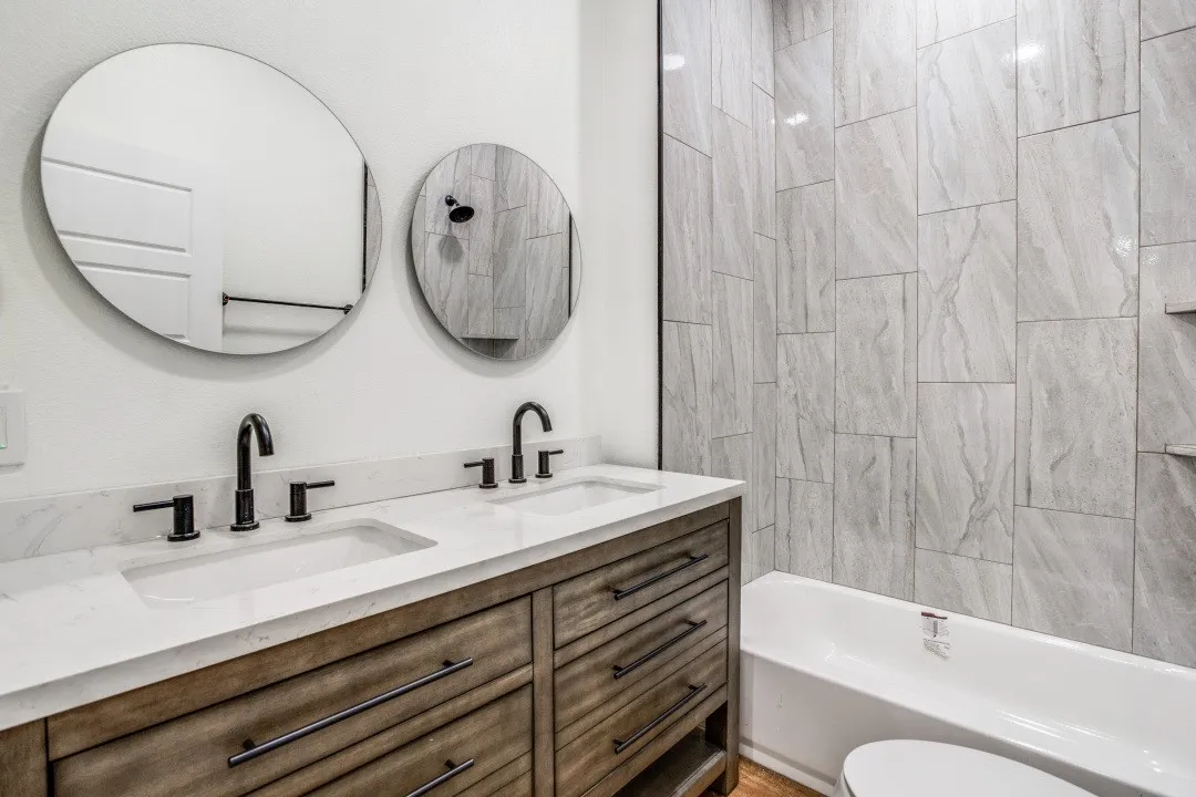 Single Family Residence For Rent in Dallas County , 3423 S Harwood Street, Dallas, Texas 75215, 4 Bedroom, 2 Bathroom, Garage spaces, 1,947 Sqft, built in 1931, Price $2,200, mls#21217308, Real Estate Agent in Dallas, Homes For Rent in Dallas county, Homes For Rent in Dallas, Realtor in Dallas Texas, Real Estate Brokerage Independent Realty Texas, Luminita Cordes Realtor