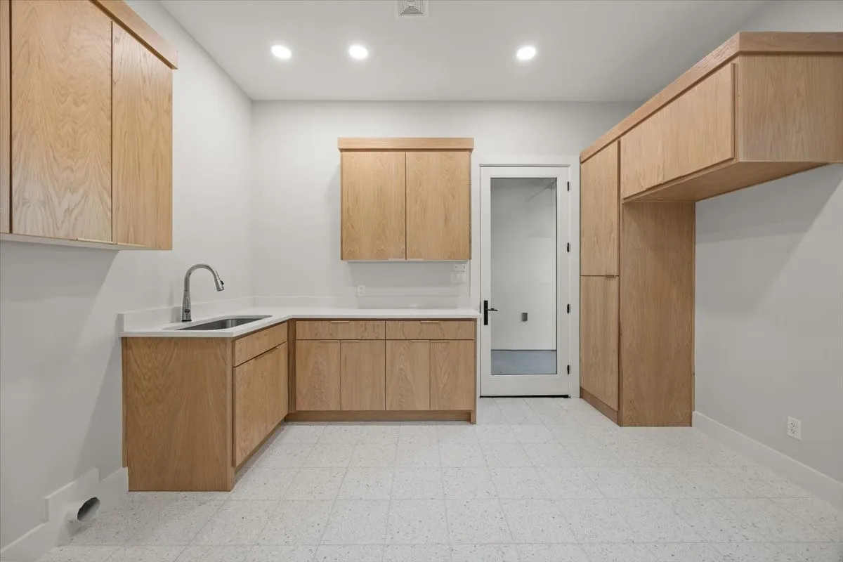 Single Family Residence For Sale in Tarrant County , 1532 Laguna Bay N, Pelican Bay, Texas 76020, 6 Bedroom, 6 Bathroom, 3 Garage spaces, 4,321 Sqft, built in 2023, mls#21217107, Real Estate Agent in Pelican Bay, Homes For Sale in Tarrant county, Homes For Sale in Pelican Bay, Realtor in Pelican Bay Texas, Real Estate Brokerage Independent Realty Texas, Luminita Cordes Realtor
