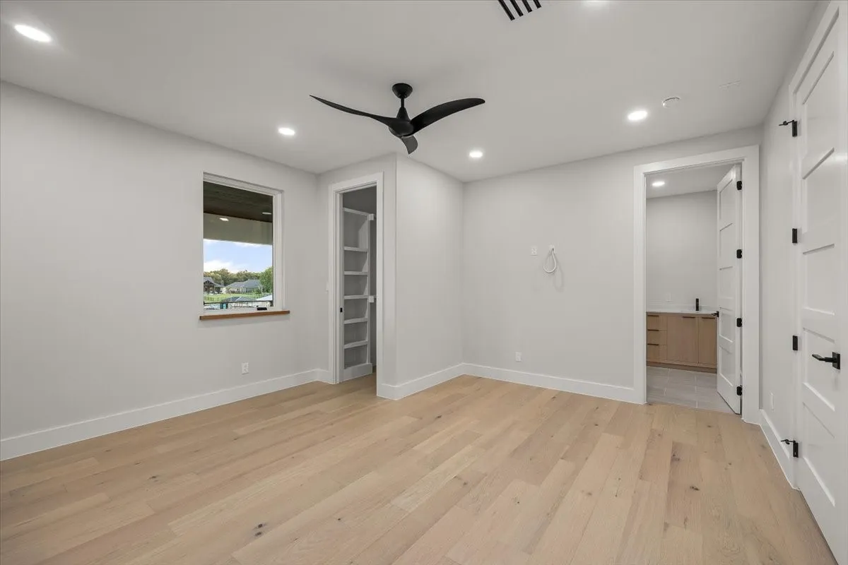 Single Family Residence For Sale in Tarrant County , 1532 Laguna Bay N, Pelican Bay, Texas 76020, 6 Bedroom, 6 Bathroom, 3 Garage spaces, 4,321 Sqft, built in 2023, mls#21217107, Real Estate Agent in Pelican Bay, Homes For Sale in Tarrant county, Homes For Sale in Pelican Bay, Realtor in Pelican Bay Texas, Real Estate Brokerage Independent Realty Texas, Luminita Cordes Realtor