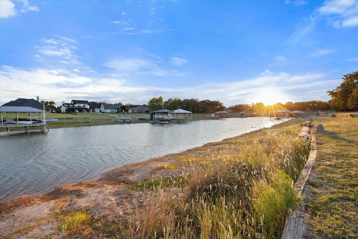 Single Family Residence For Sale in Tarrant County , 1532 Laguna Bay N, Pelican Bay, Texas 76020, 6 Bedroom, 6 Bathroom, 3 Garage spaces, 4,321 Sqft, built in 2023, mls#21217107, Real Estate Agent in Pelican Bay, Homes For Sale in Tarrant county, Homes For Sale in Pelican Bay, Realtor in Pelican Bay Texas, Real Estate Brokerage Independent Realty Texas, Luminita Cordes Realtor