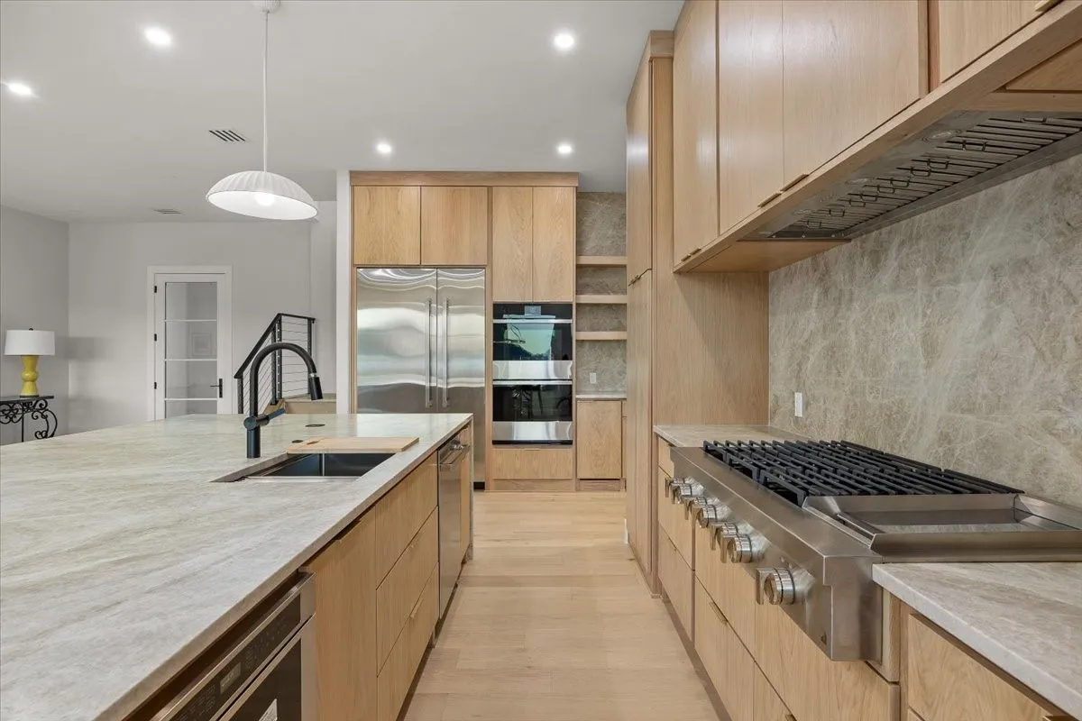 Single Family Residence For Sale in Tarrant County , 1532 Laguna Bay N, Pelican Bay, Texas 76020, 6 Bedroom, 6 Bathroom, 3 Garage spaces, 4,321 Sqft, built in 2023, mls#21217107, Real Estate Agent in Pelican Bay, Homes For Sale in Tarrant county, Homes For Sale in Pelican Bay, Realtor in Pelican Bay Texas, Real Estate Brokerage Independent Realty Texas, Luminita Cordes Realtor
