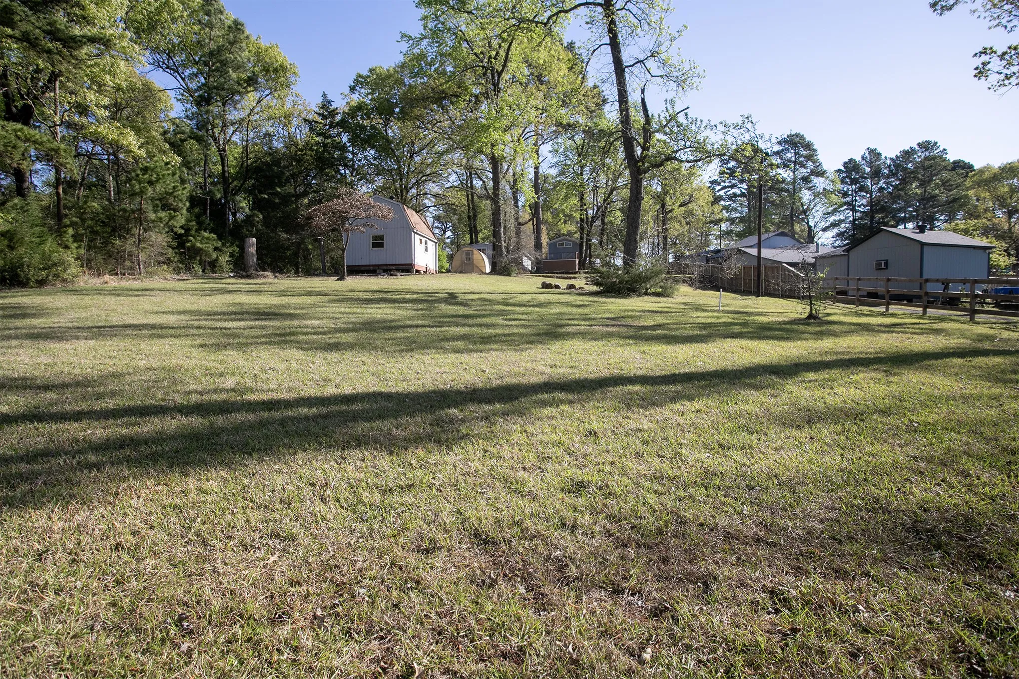Manufactured Home For Sale in Henderson County , 2781 Lake Breeze Drive, Chandler, Texas 75758, 2 Bedroom, 2 Bathroom, 2 Garage spaces, 1,078 Sqft, built in 1984, mls#21217206, Real Estate Agent in Chandler, Homes For Sale in Henderson county, Homes For Sale in Chandler, Realtor in Chandler Texas, Real Estate Brokerage Independent Realty Texas, Luminita Cordes Realtor