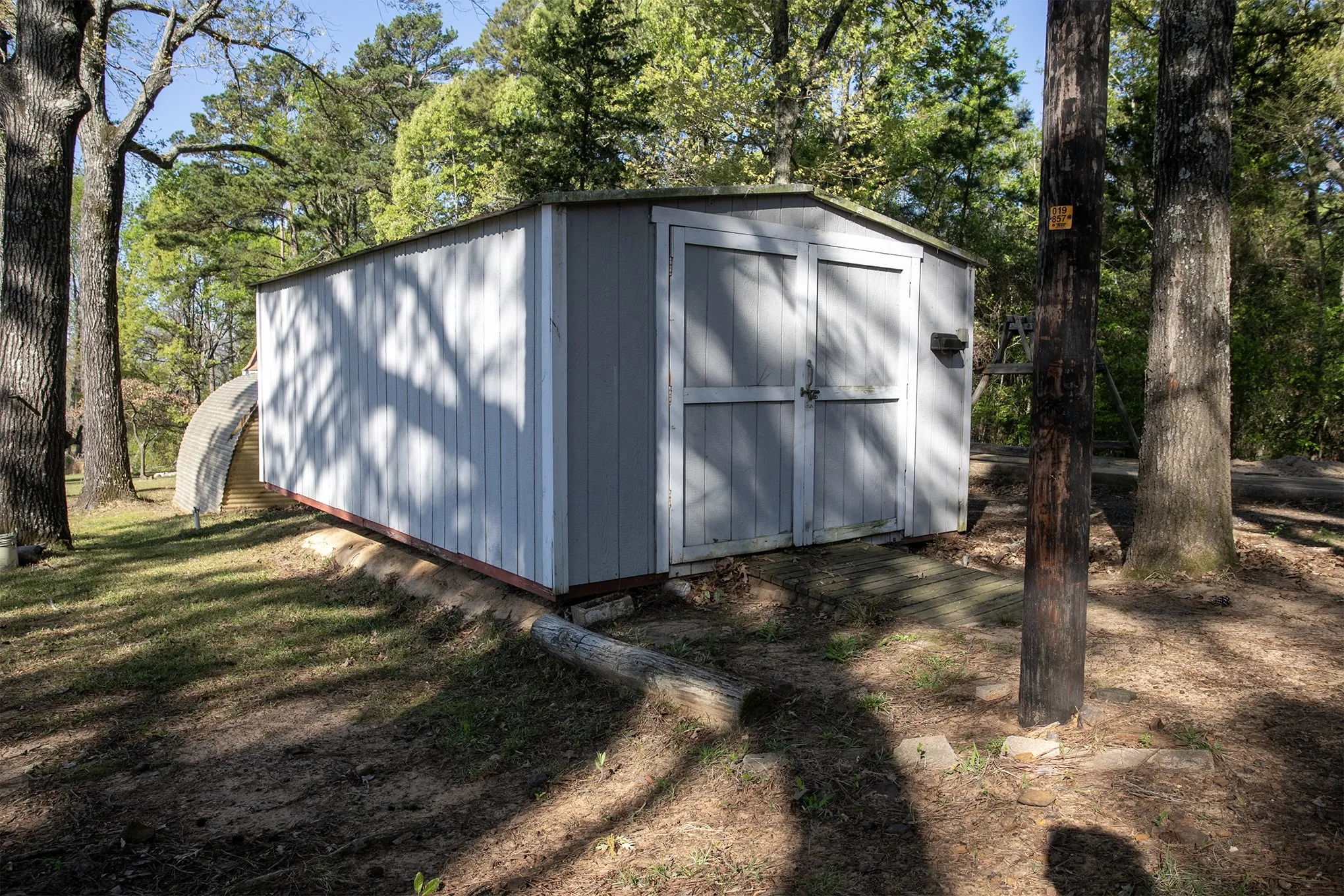 Manufactured Home For Sale in Henderson County , 2781 Lake Breeze Drive, Chandler, Texas 75758, 2 Bedroom, 2 Bathroom, 2 Garage spaces, 1,078 Sqft, built in 1984, mls#21217206, Real Estate Agent in Chandler, Homes For Sale in Henderson county, Homes For Sale in Chandler, Realtor in Chandler Texas, Real Estate Brokerage Independent Realty Texas, Luminita Cordes Realtor