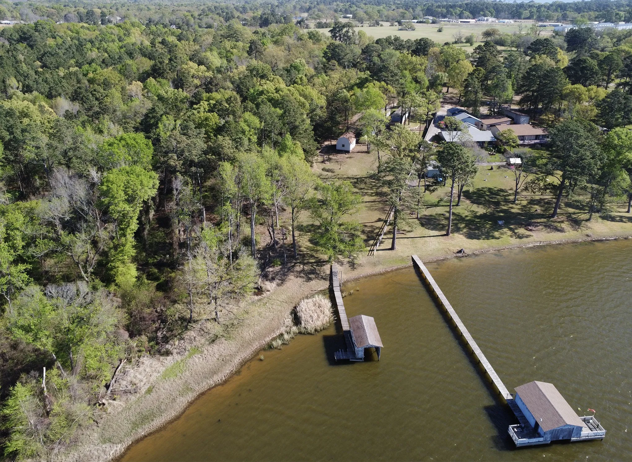 Manufactured Home For Sale in Henderson County , 2781 Lake Breeze Drive, Chandler, Texas 75758, 2 Bedroom, 2 Bathroom, 2 Garage spaces, 1,078 Sqft, built in 1984, mls#21217206, Real Estate Agent in Chandler, Homes For Sale in Henderson county, Homes For Sale in Chandler, Realtor in Chandler Texas, Real Estate Brokerage Independent Realty Texas, Luminita Cordes Realtor