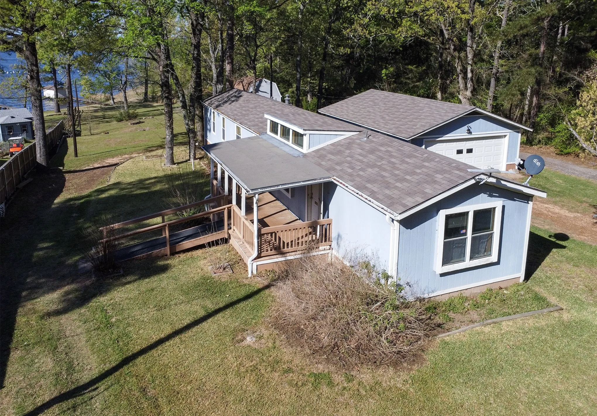 Manufactured Home For Sale in Henderson County , 2781 Lake Breeze Drive, Chandler, Texas 75758, 2 Bedroom, 2 Bathroom, 2 Garage spaces, 1,078 Sqft, built in 1984, mls#21217206, Real Estate Agent in Chandler, Homes For Sale in Henderson county, Homes For Sale in Chandler, Realtor in Chandler Texas, Real Estate Brokerage Independent Realty Texas, Luminita Cordes Realtor