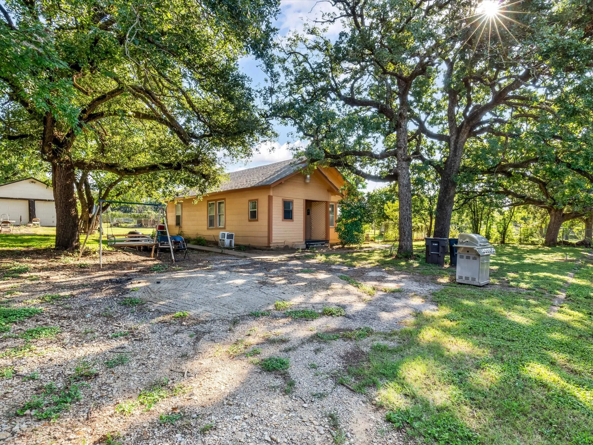 View of home's exterior