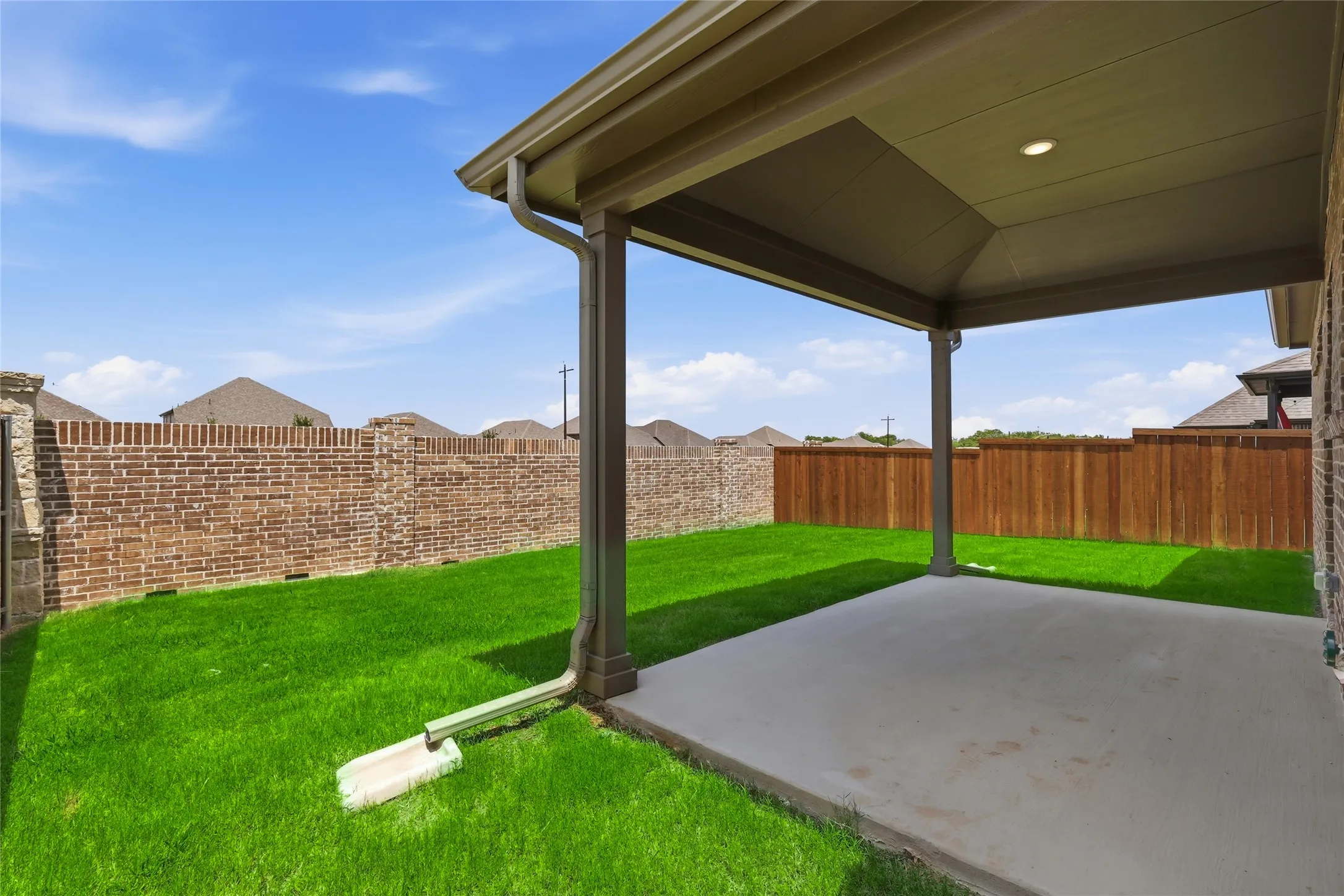 Single Family Residence For Sale in Collin County , 808 Antioch Drive, Princeton, Texas 75071, 4 Bedroom, 4 Bathroom, 2 Garage spaces, 2,136 Sqft, built in 2025, New Construction - Complete, mls#21217305, Real Estate Agent in Princeton, Homes For Sale in Collin county, Homes For Sale in Princeton, Realtor in Princeton Texas, Real Estate Brokerage Independent Realty Texas, Luminita Cordes Realtor
