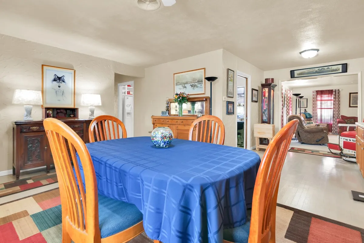 Single Family Residence For Sale in Grayson County , 616 Kessler Boulevard, Sherman, Texas 75092, 3 Bedrooms, 2 Bathrooms, Garage spaces, 2,091 Sqft, built in 1952, Preowned, Price $249,500, mls#21217288, Real Estate Agent in Sherman, Homes For Sale in Grayson county, Homes For Sale in Sherman, Realtor in Sherman Texas, Real Estate Brokerage Independent Realty Texas, Luminita Cordes Realtor