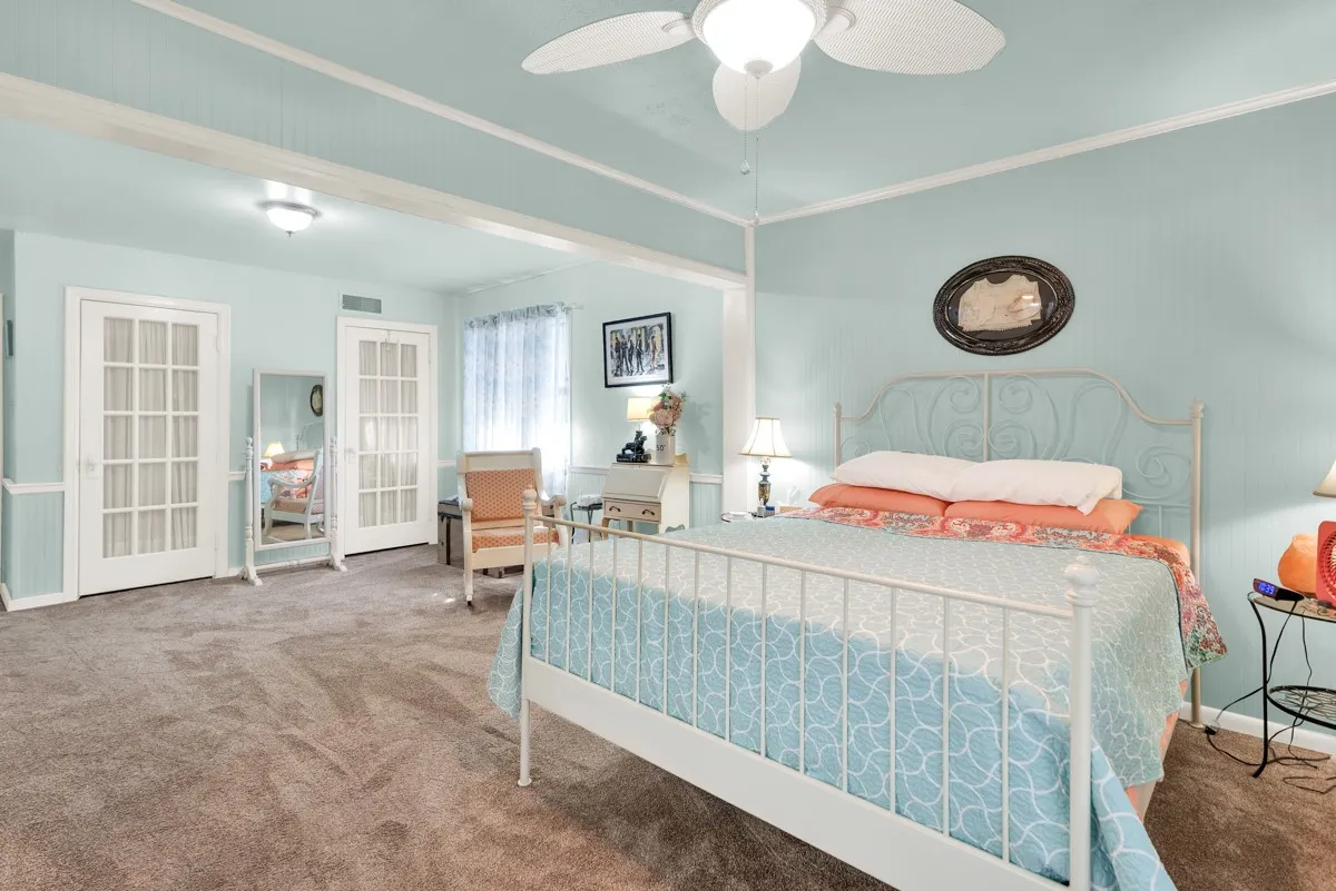 Single Family Residence For Sale in Grayson County , 616 Kessler Boulevard, Sherman, Texas 75092, 3 Bedrooms, 2 Bathrooms, Garage spaces, 2,091 Sqft, built in 1952, Preowned, Price $249,500, mls#21217288, Real Estate Agent in Sherman, Homes For Sale in Grayson county, Homes For Sale in Sherman, Realtor in Sherman Texas, Real Estate Brokerage Independent Realty Texas, Luminita Cordes Realtor