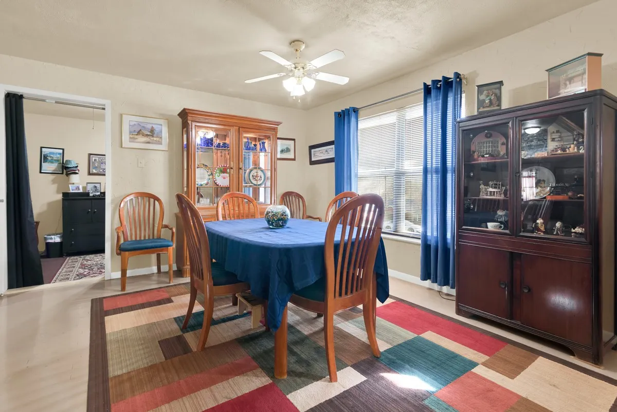 Single Family Residence For Sale in Grayson County , 616 Kessler Boulevard, Sherman, Texas 75092, 3 Bedrooms, 2 Bathrooms, Garage spaces, 2,091 Sqft, built in 1952, Preowned, Price $249,500, mls#21217288, Real Estate Agent in Sherman, Homes For Sale in Grayson county, Homes For Sale in Sherman, Realtor in Sherman Texas, Real Estate Brokerage Independent Realty Texas, Luminita Cordes Realtor