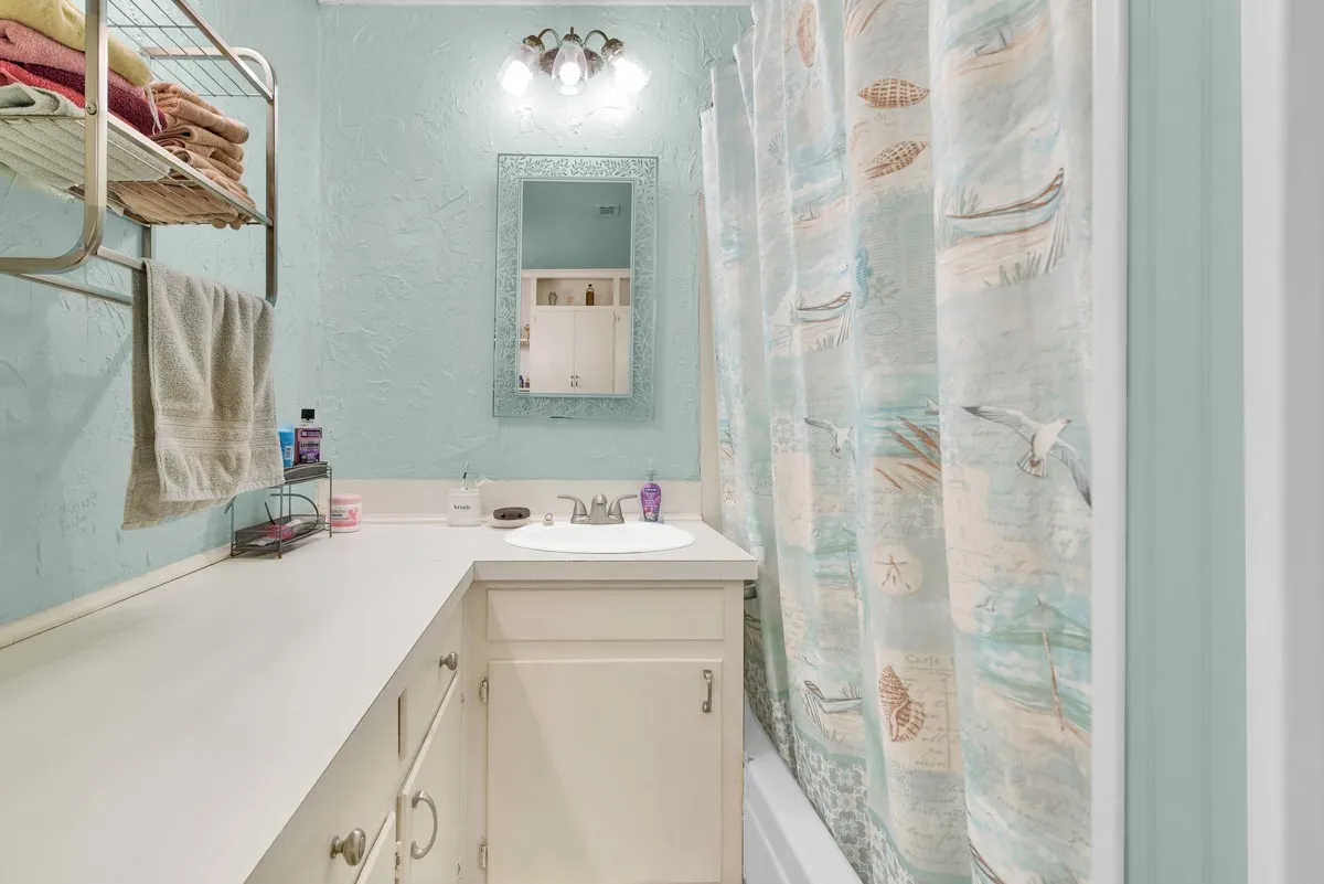Single Family Residence For Sale in Grayson County , 616 Kessler Boulevard, Sherman, Texas 75092, 3 Bedrooms, 2 Bathrooms, Garage spaces, 2,091 Sqft, built in 1952, Preowned, Price $249,500, mls#21217288, Real Estate Agent in Sherman, Homes For Sale in Grayson county, Homes For Sale in Sherman, Realtor in Sherman Texas, Real Estate Brokerage Independent Realty Texas, Luminita Cordes Realtor