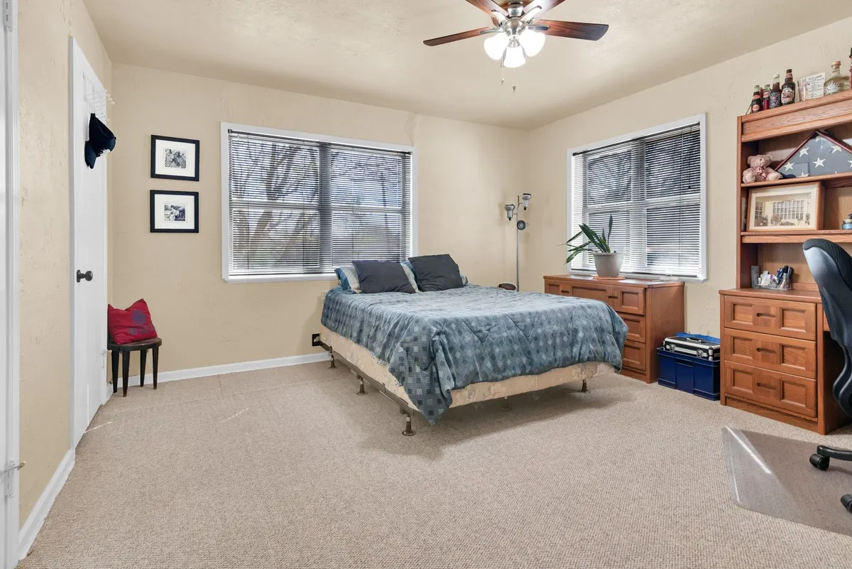 Single Family Residence For Sale in Grayson County , 616 Kessler Boulevard, Sherman, Texas 75092, 3 Bedrooms, 2 Bathrooms, Garage spaces, 2,091 Sqft, built in 1952, Preowned, Price $249,500, mls#21217288, Real Estate Agent in Sherman, Homes For Sale in Grayson county, Homes For Sale in Sherman, Realtor in Sherman Texas, Real Estate Brokerage Independent Realty Texas, Luminita Cordes Realtor