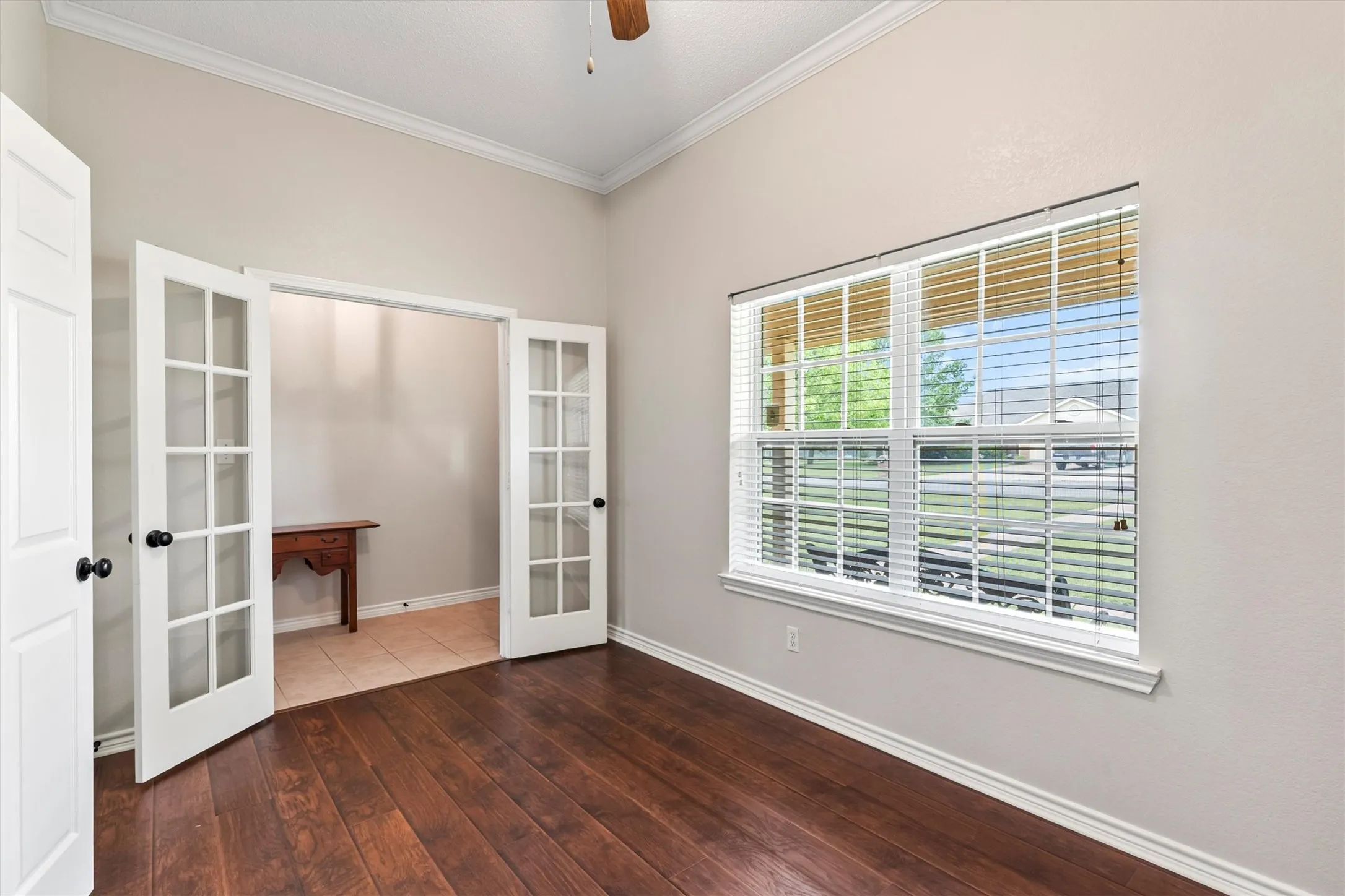 Single Family Residence For Sale in Collin County , 6581 Meadow Ridge Circle, Nevada, Texas 75173, 4 Bedroom, 2 Bathroom, 2 Garage spaces, 2,109 Sqft, built in 2003, Preowned, mls#21216017, Real Estate Agent in Nevada, Homes For Sale in Collin county, Homes For Sale in Nevada, Realtor in Nevada Texas, Real Estate Brokerage Independent Realty Texas, Luminita Cordes Realtor